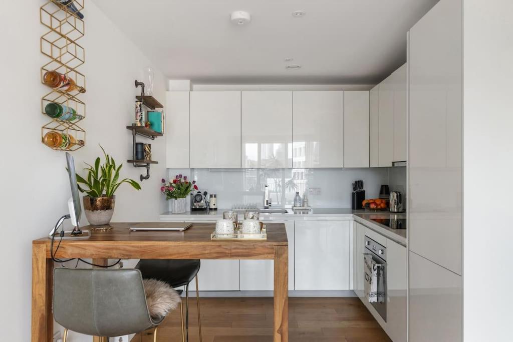 Modern New 1-Bedroom Home Stunning Views