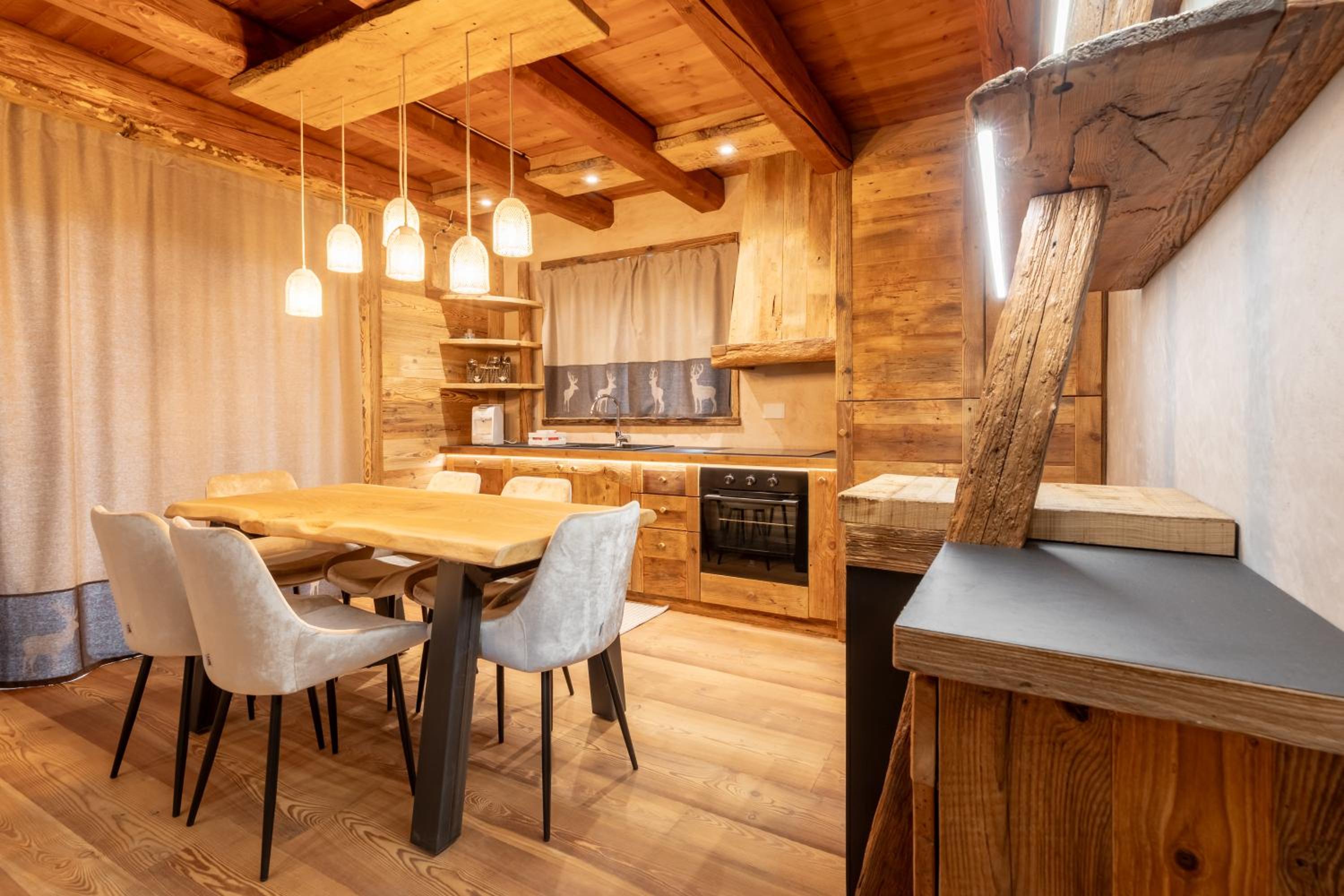 Elva Apartments