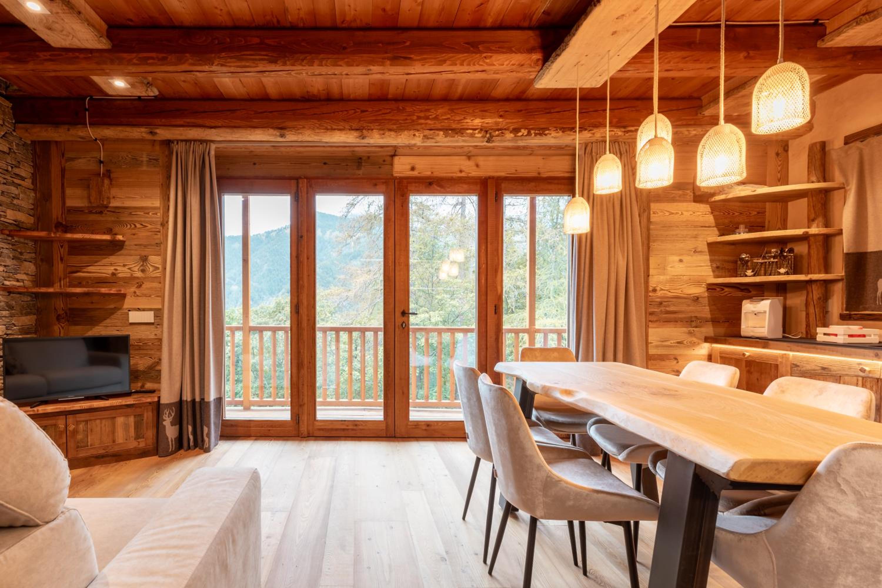 Elva Apartments