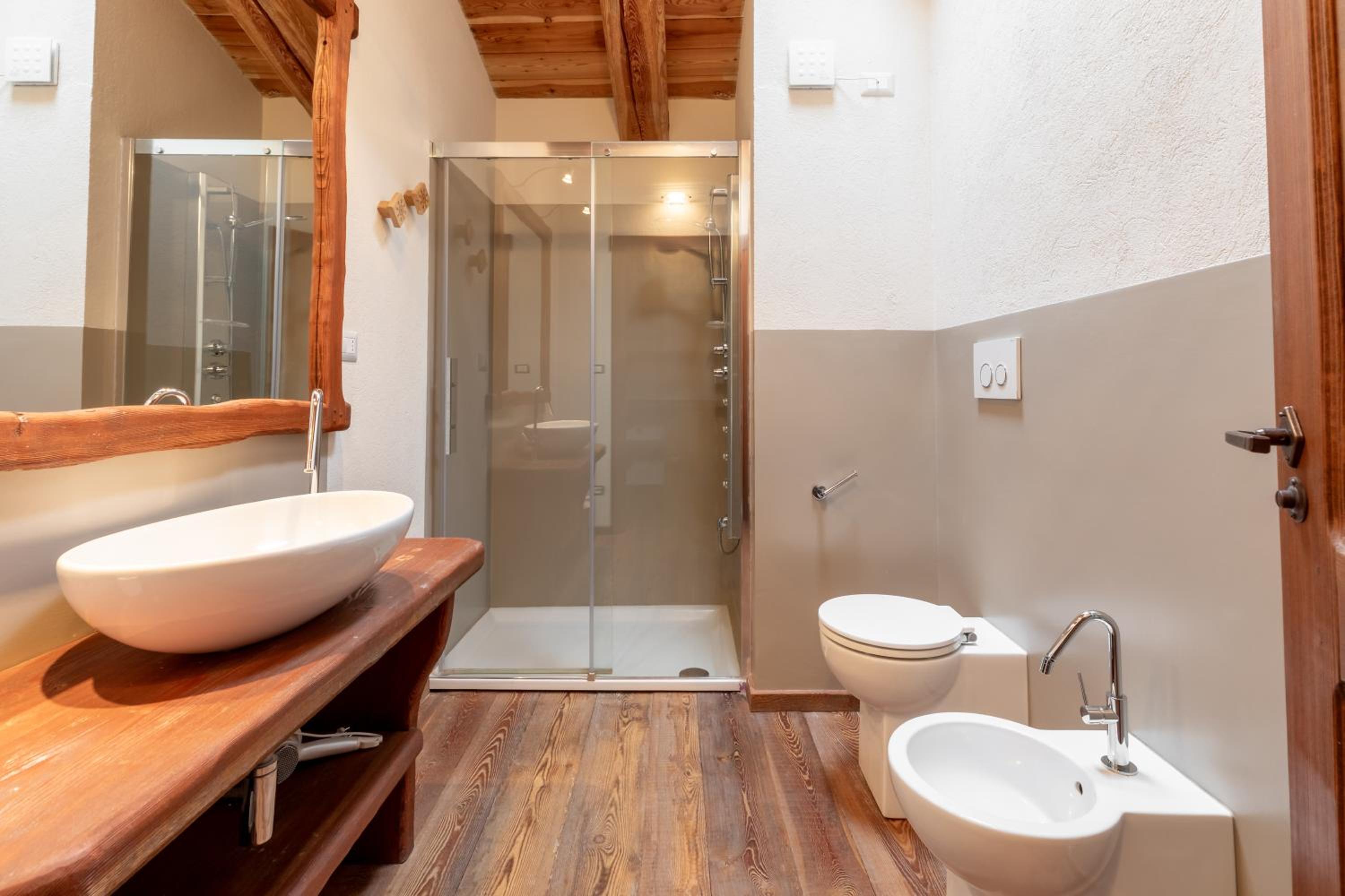Elva Apartments