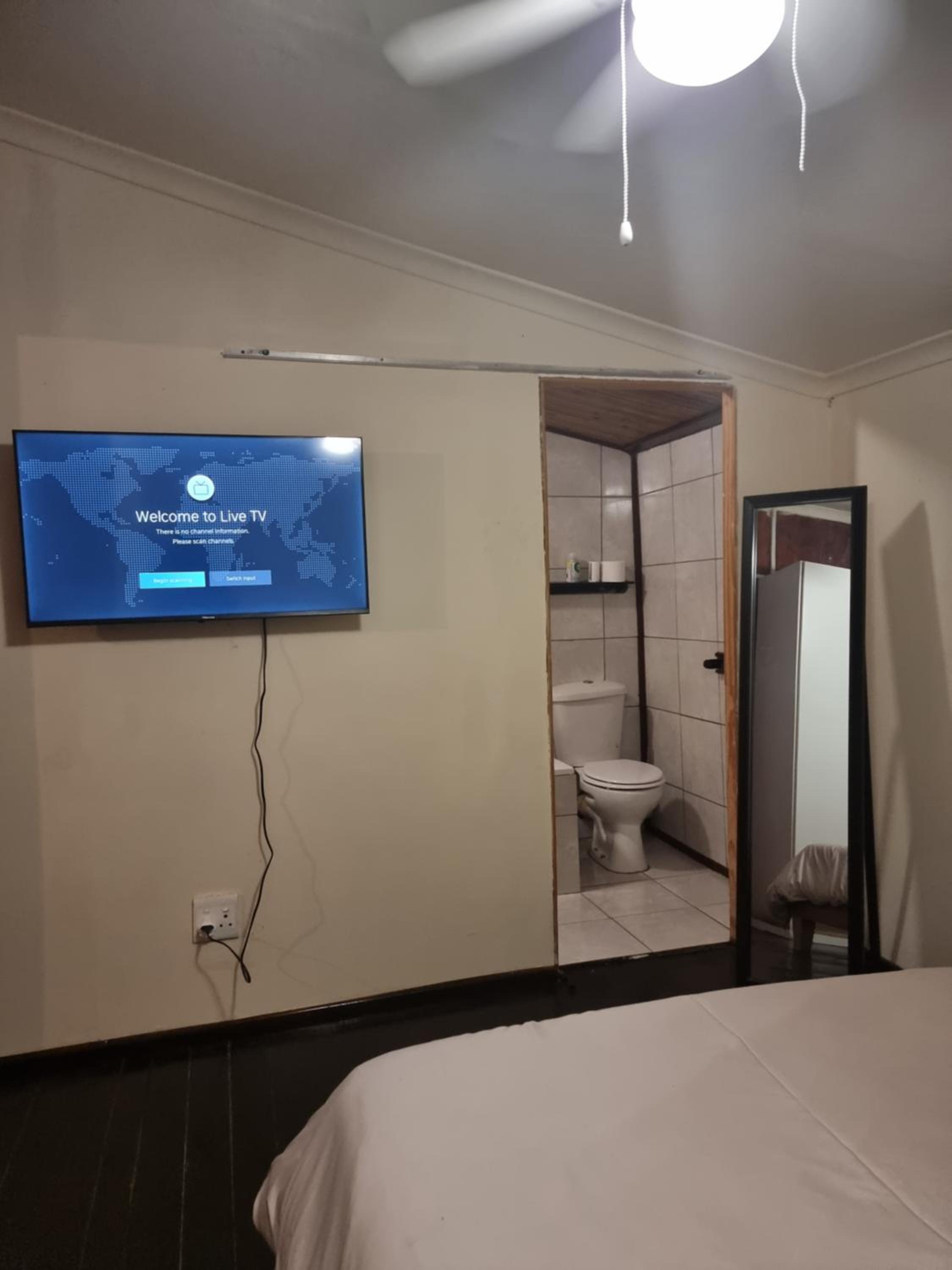 11-on-RobRoy serenity glamping cabins overlooking the Valley of 1000 Hills view 4