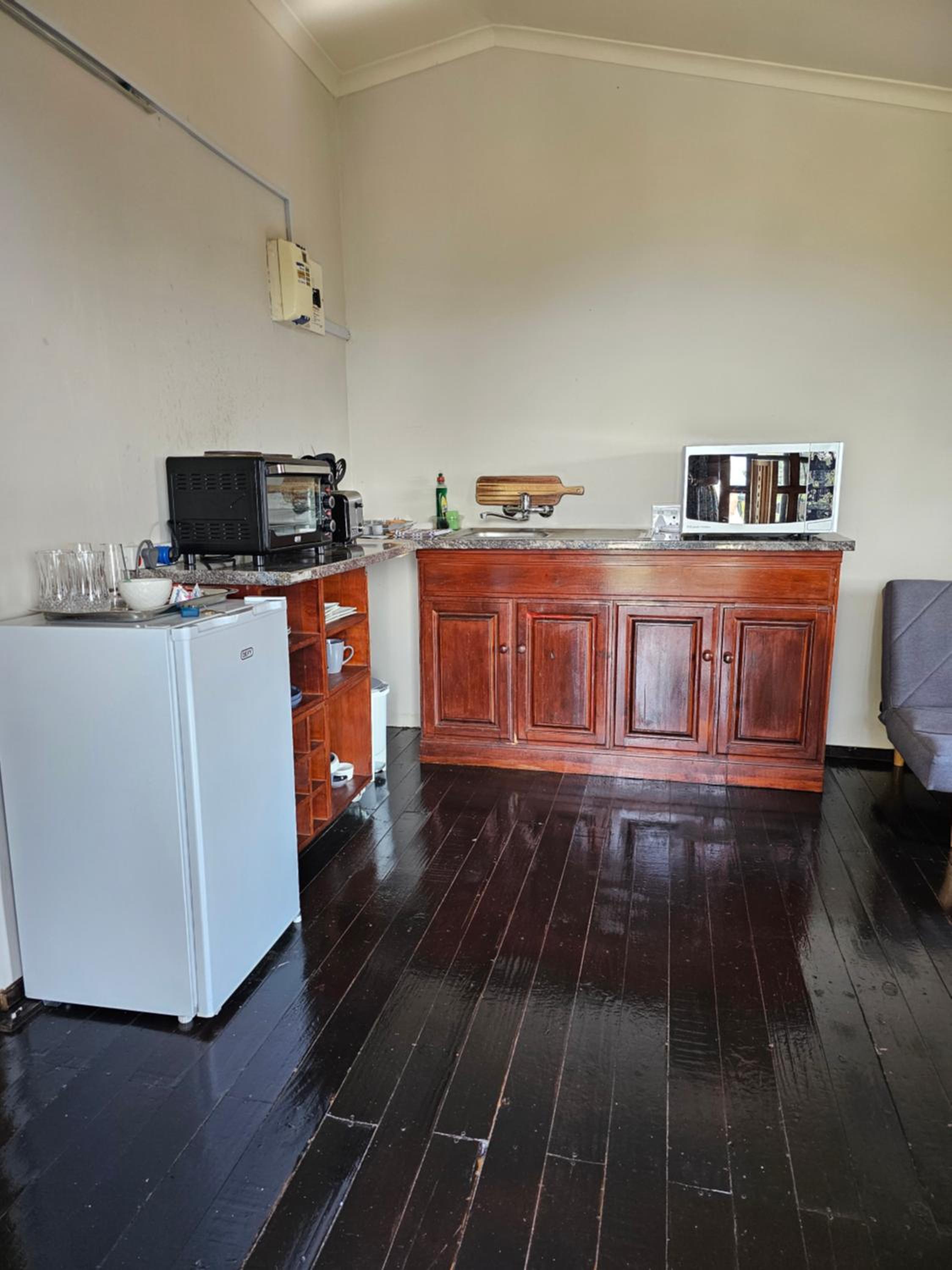 11-on-RobRoy serenity glamping cabins overlooking the Valley of 1000 Hills view 5