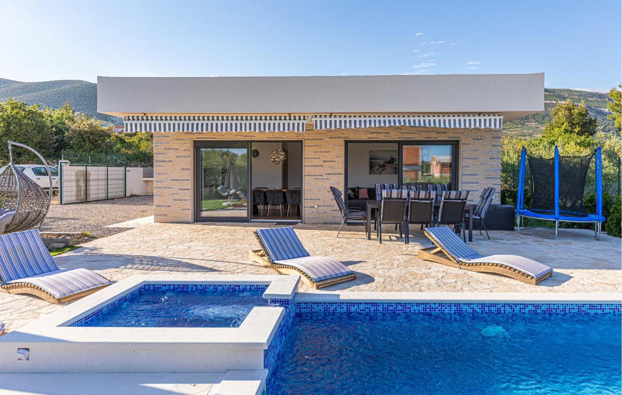 Stunning Home In Kastel Novi