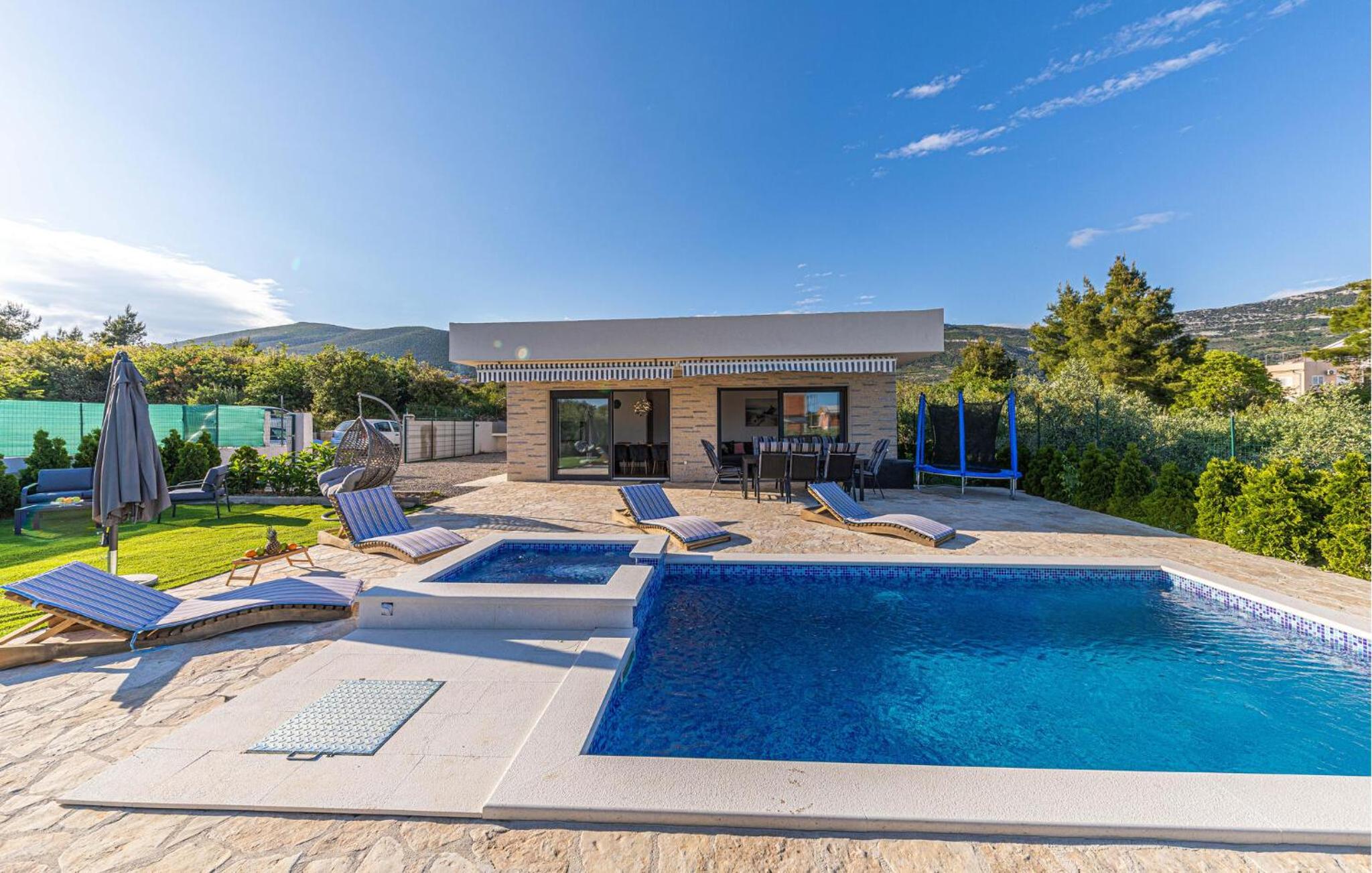 Stunning Home In Kastel Novi