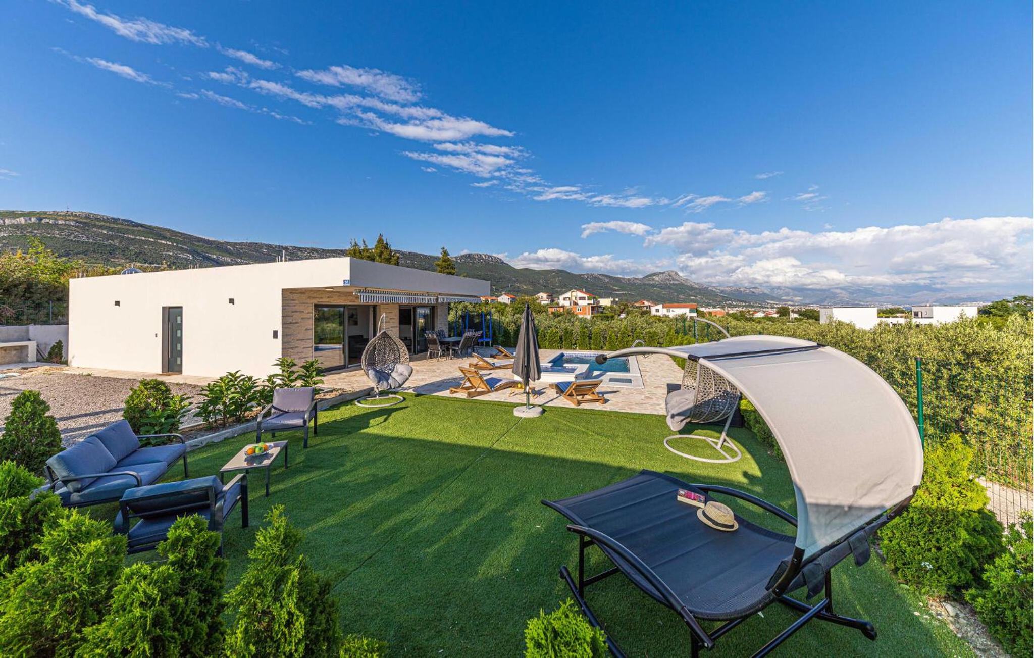 Stunning Home In Kastel Novi