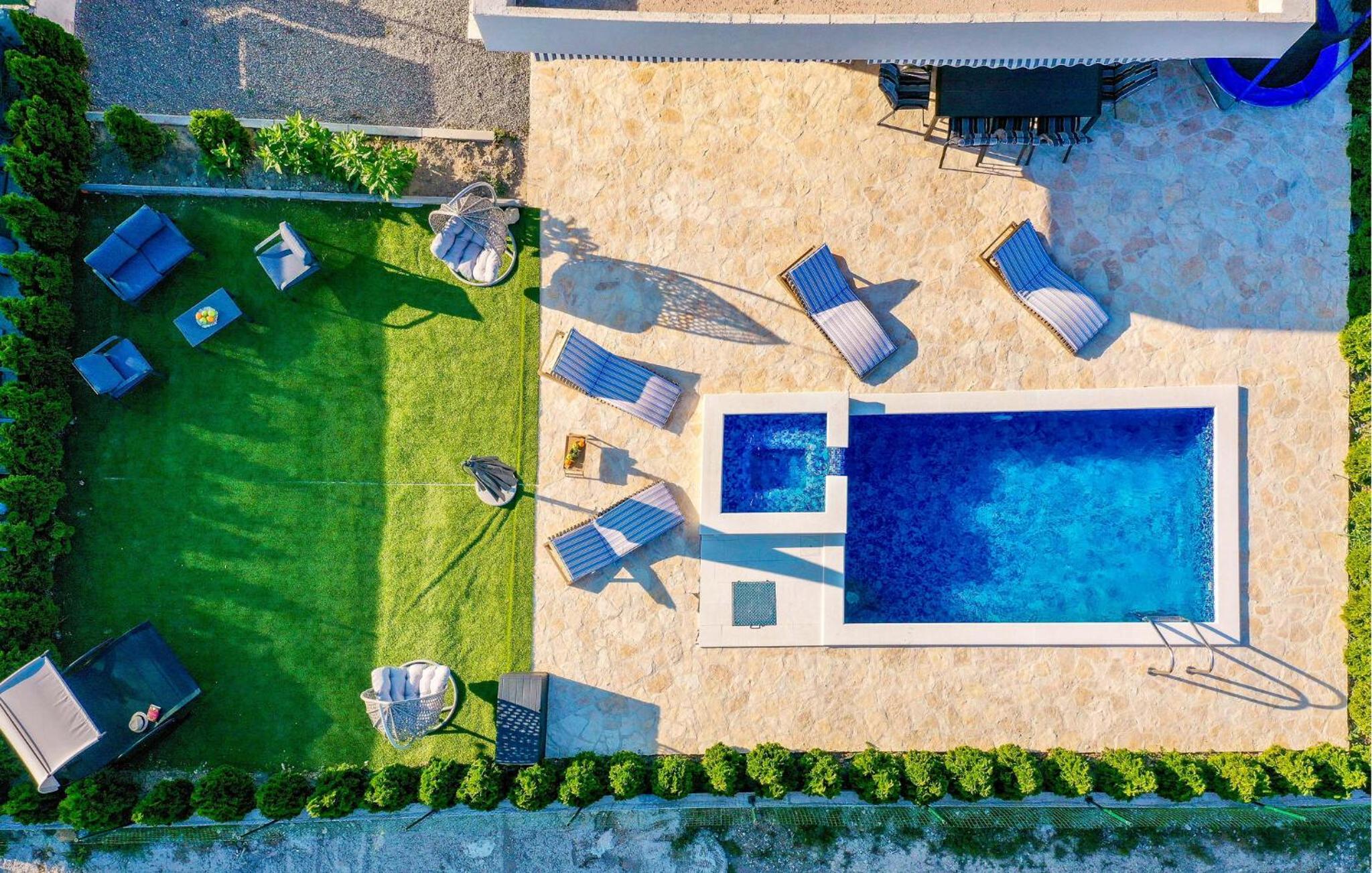 Stunning Home In Kastel Novi