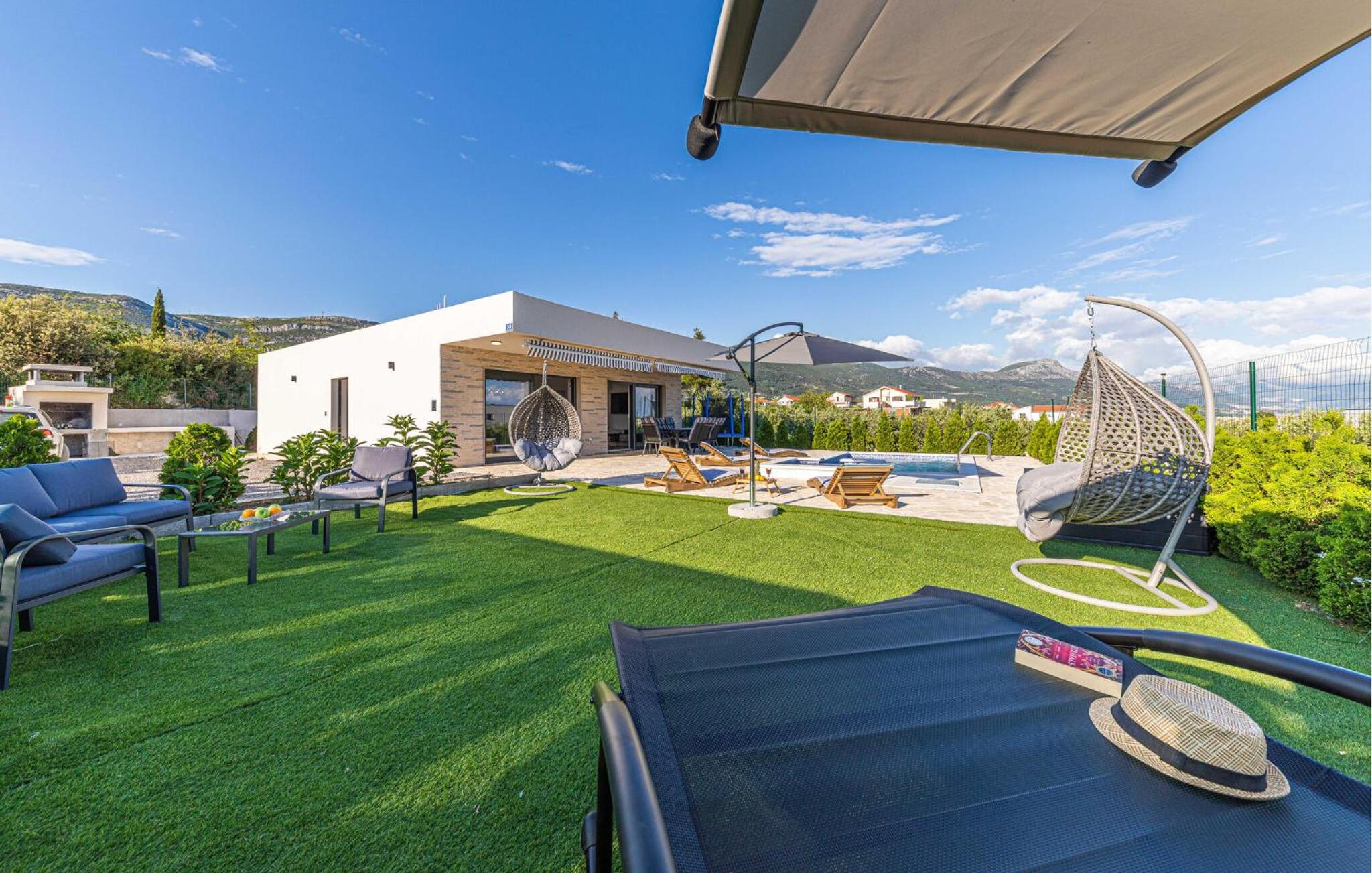 Stunning Home In Kastel Novi