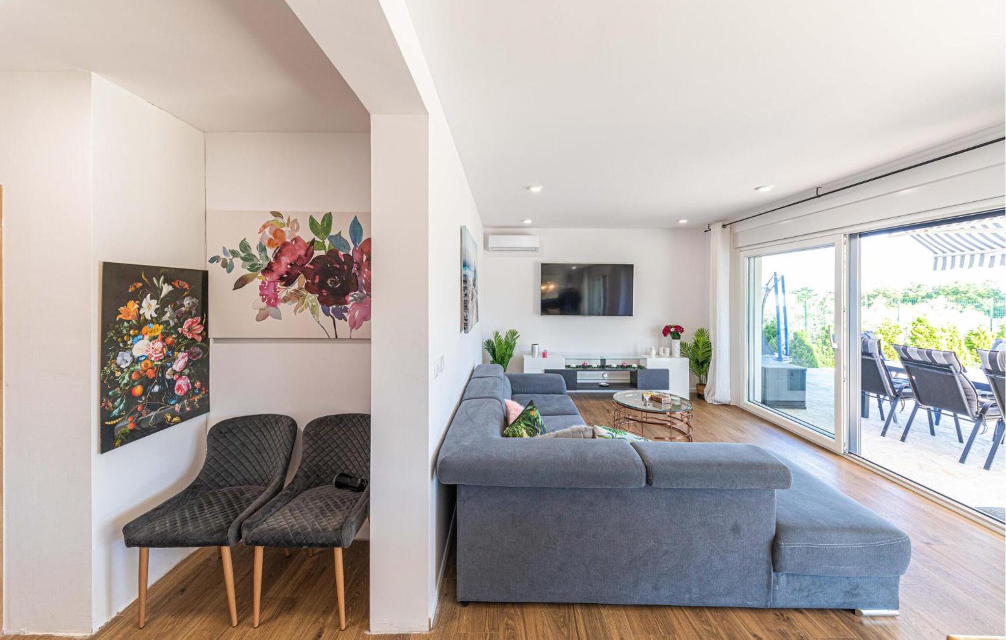 Stunning Home In Kastel Novi