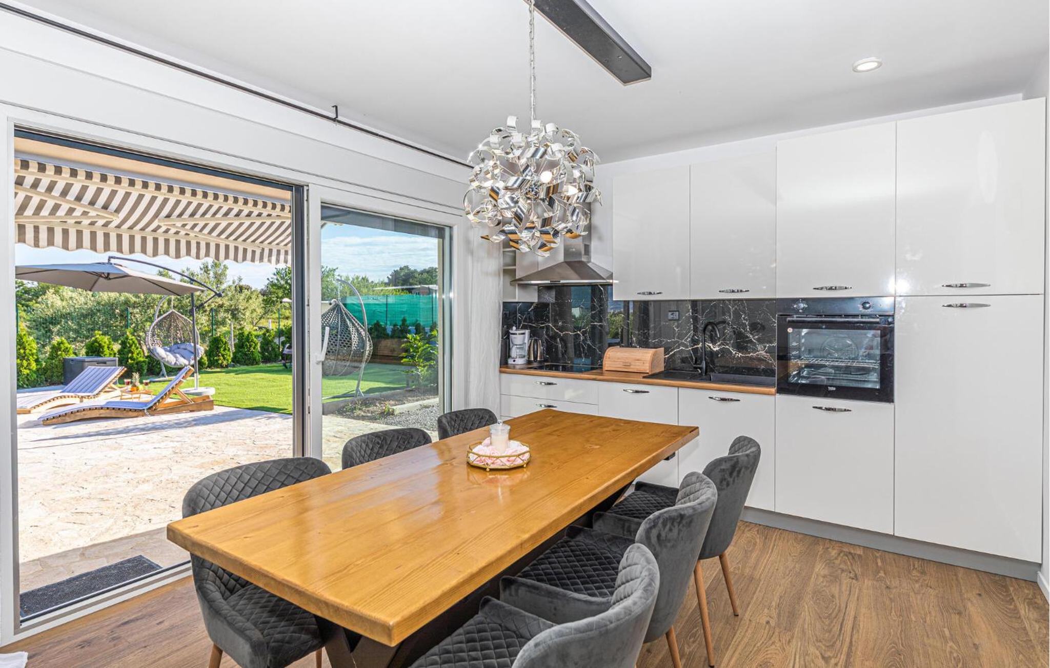 Stunning Home In Kastel Novi