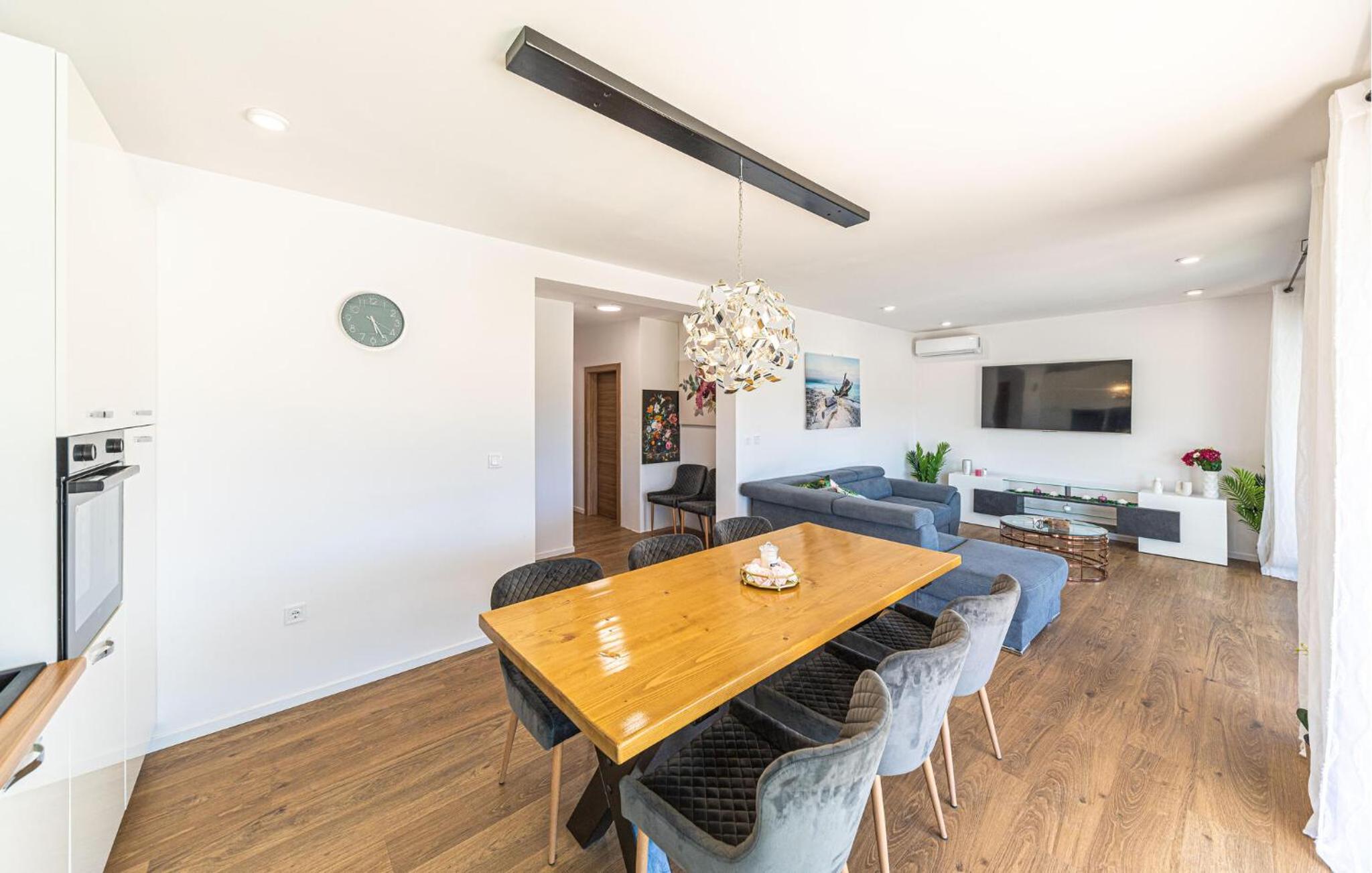 Stunning Home In Kastel Novi