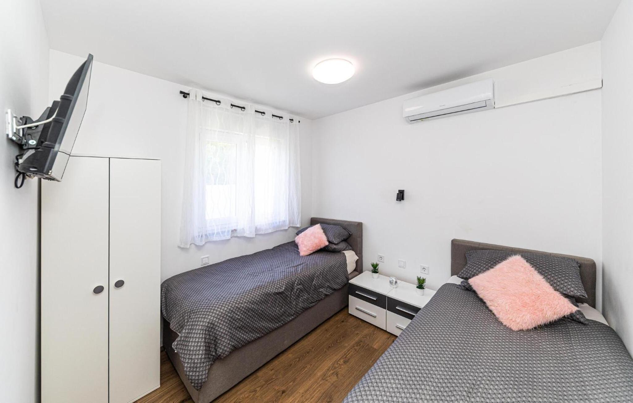 Stunning Home In Kastel Novi