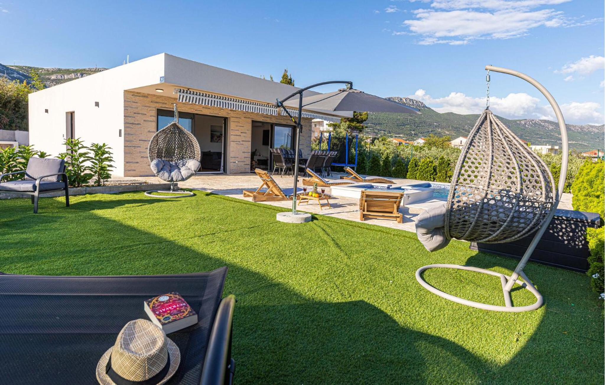 Stunning Home In Kastel Novi