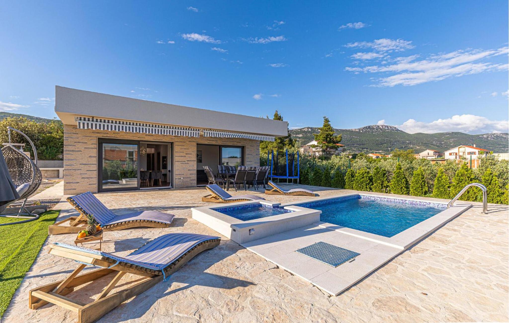 Stunning Home In Kastel Novi