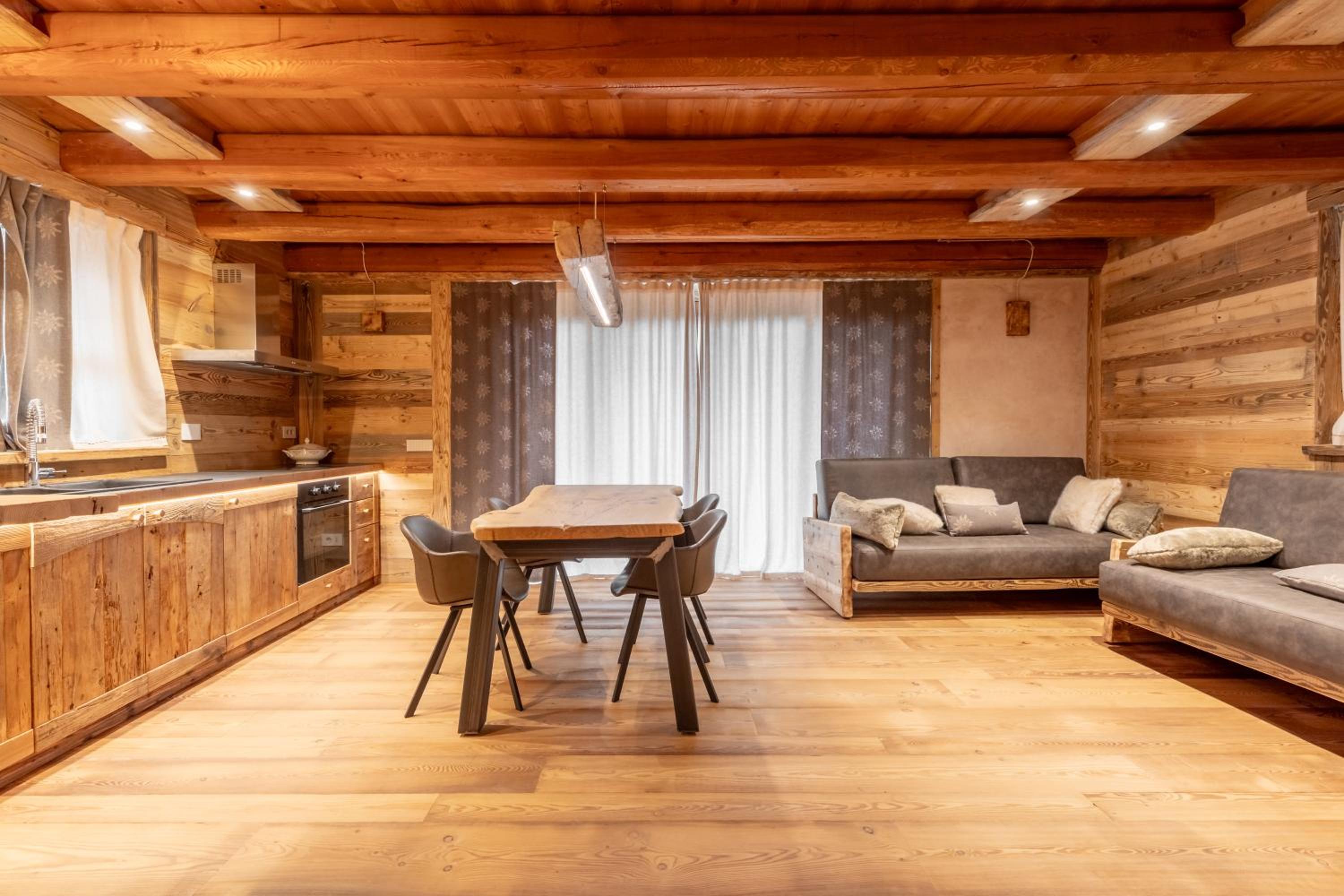 Elva Apartments