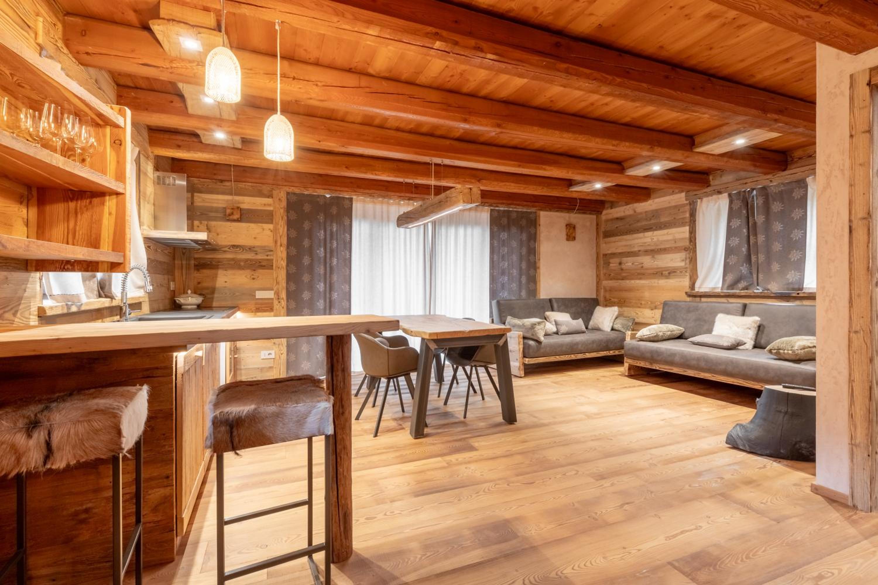 Elva Apartments