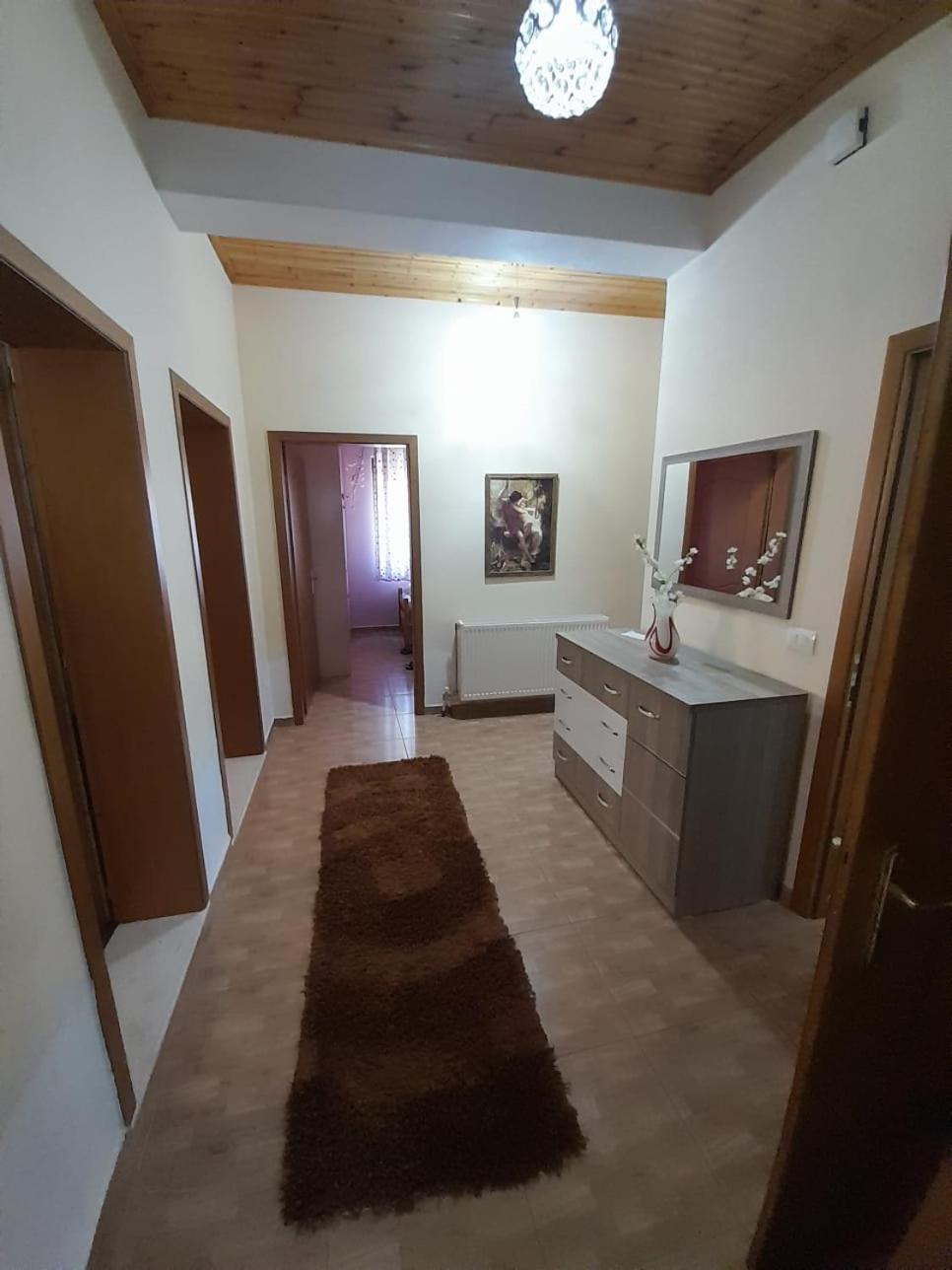 George's Ap Gjirokastër