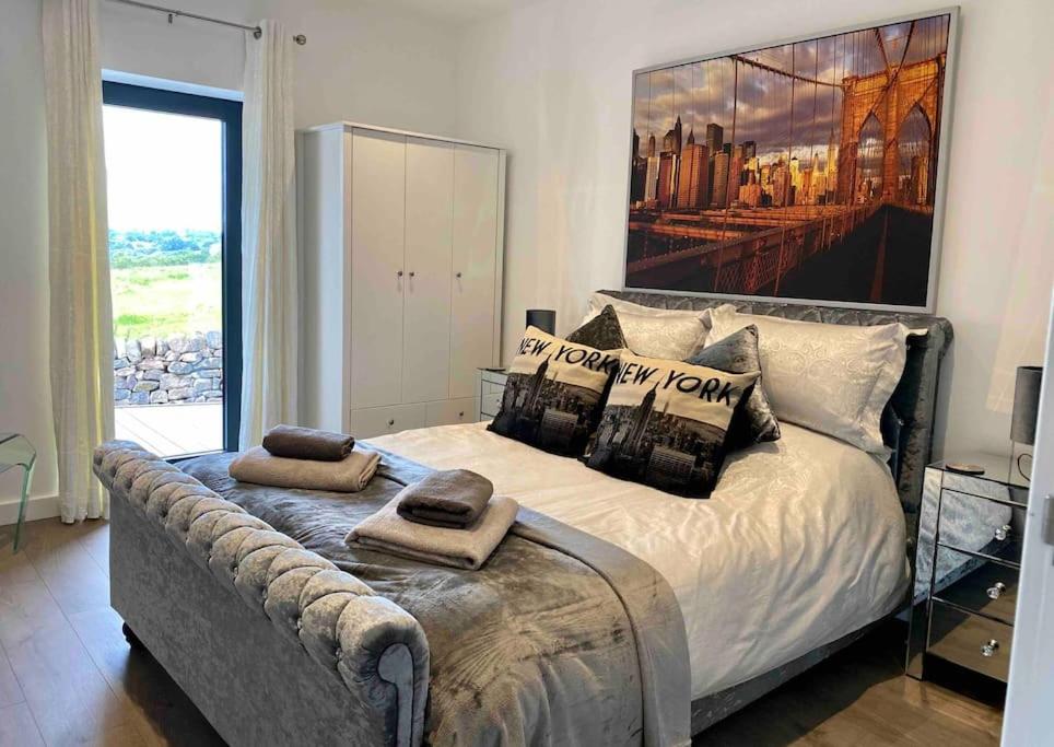 Luxury Accom with Amazing Views over Rudyard Lake view 4