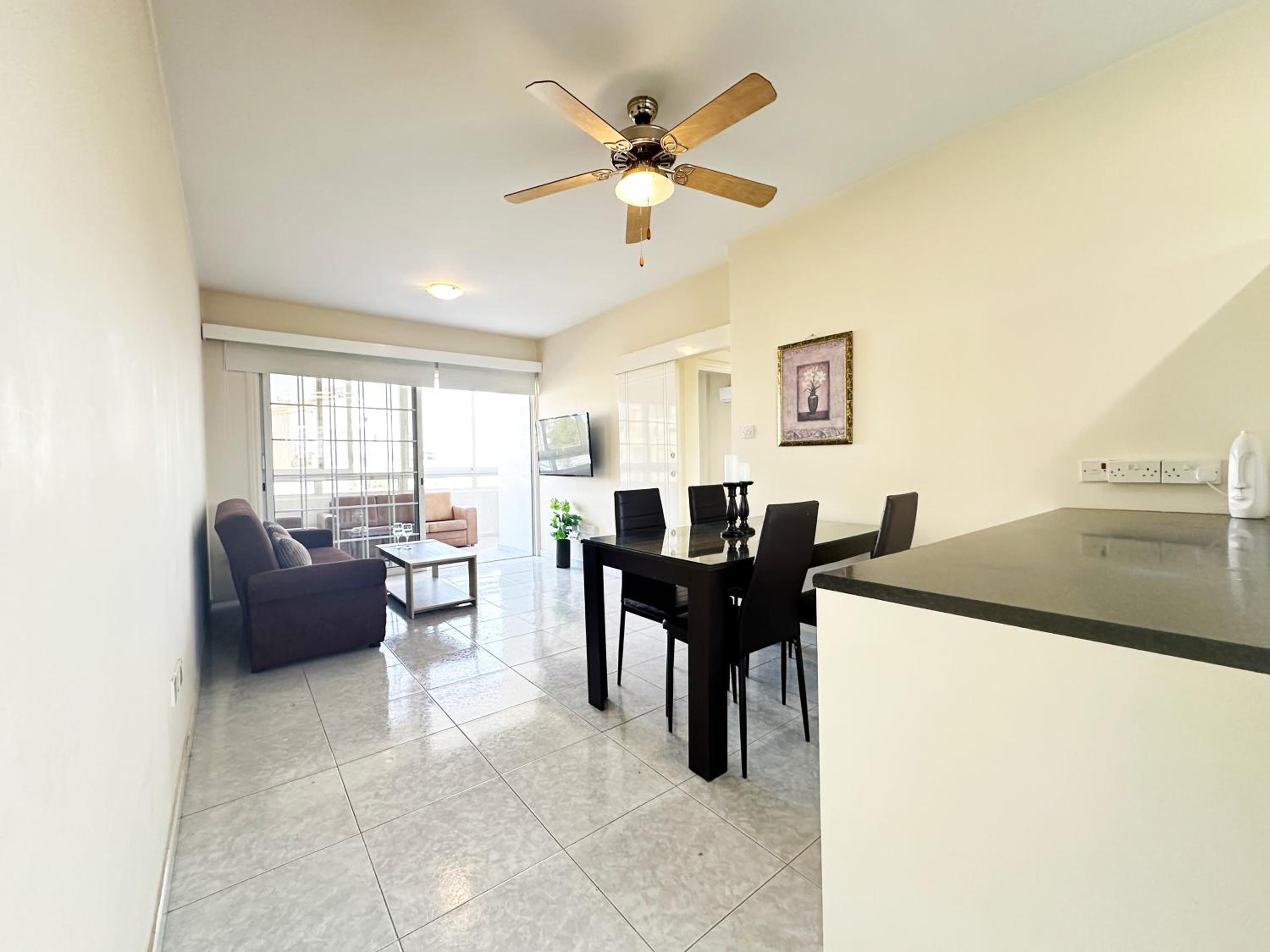 Serenity Sunrise Holiday Apt - Larnaca