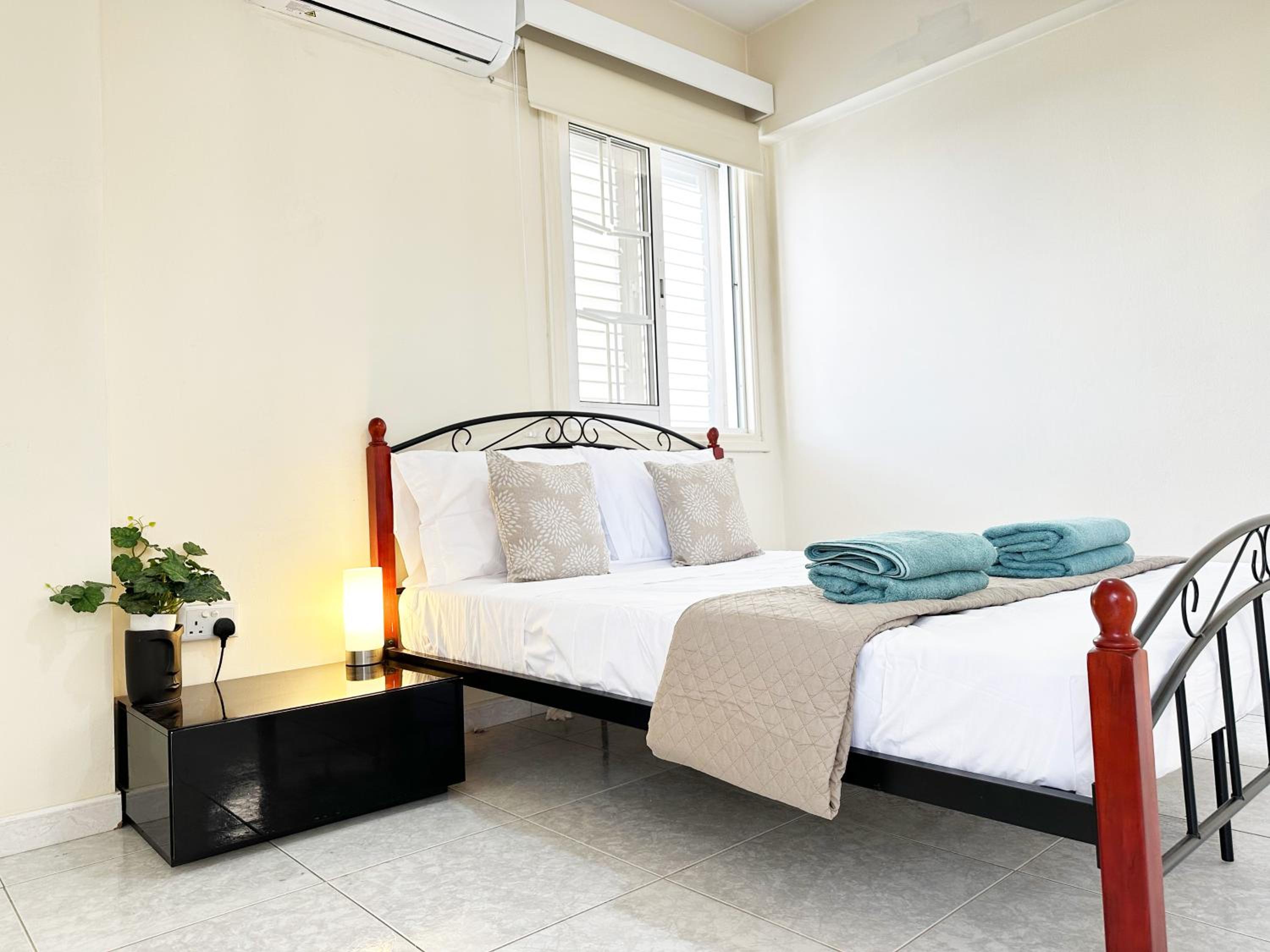 Serenity Sunrise Holiday Apt - Larnaca