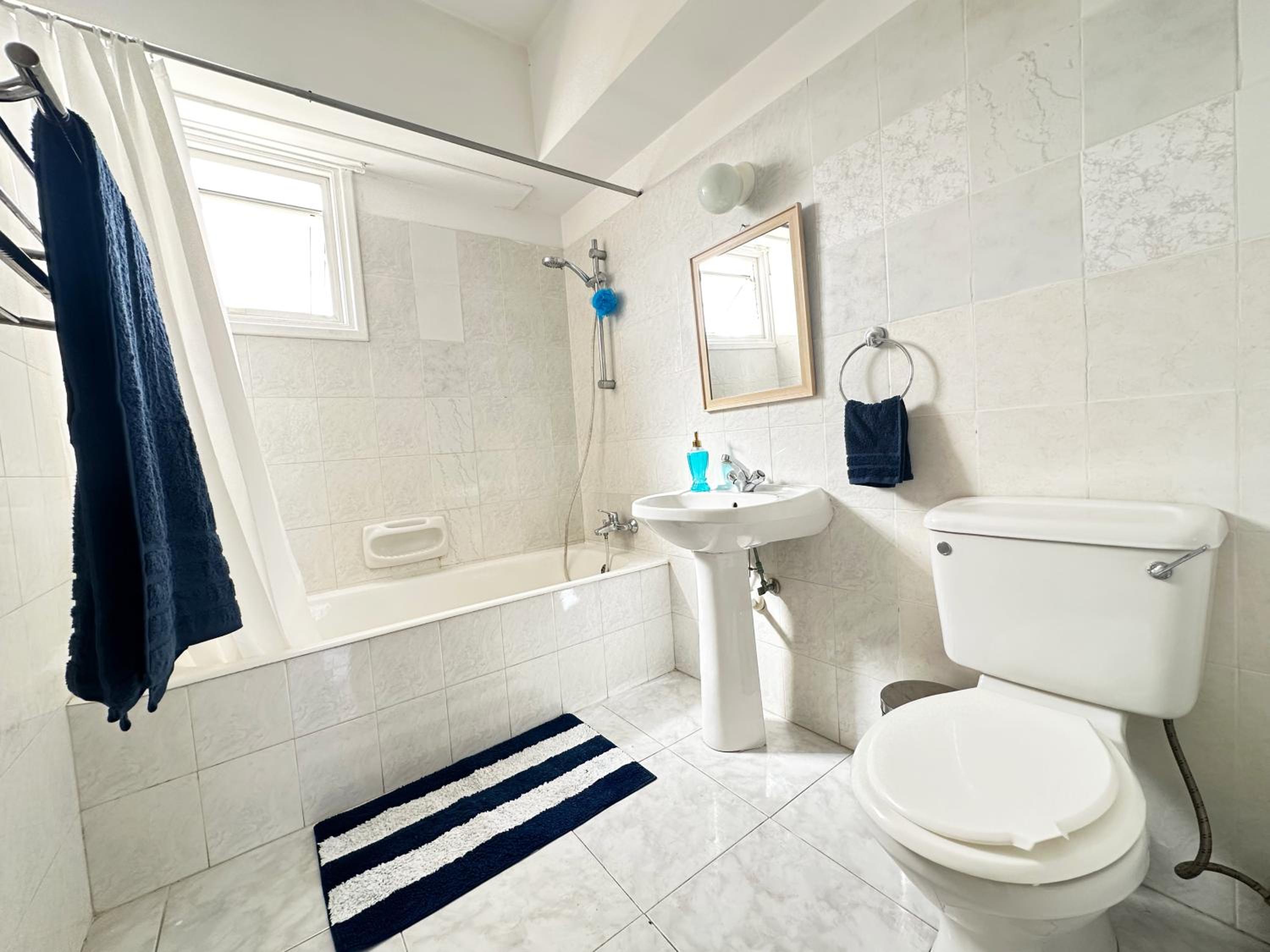 Serenity Sunrise Holiday Apt - Larnaca