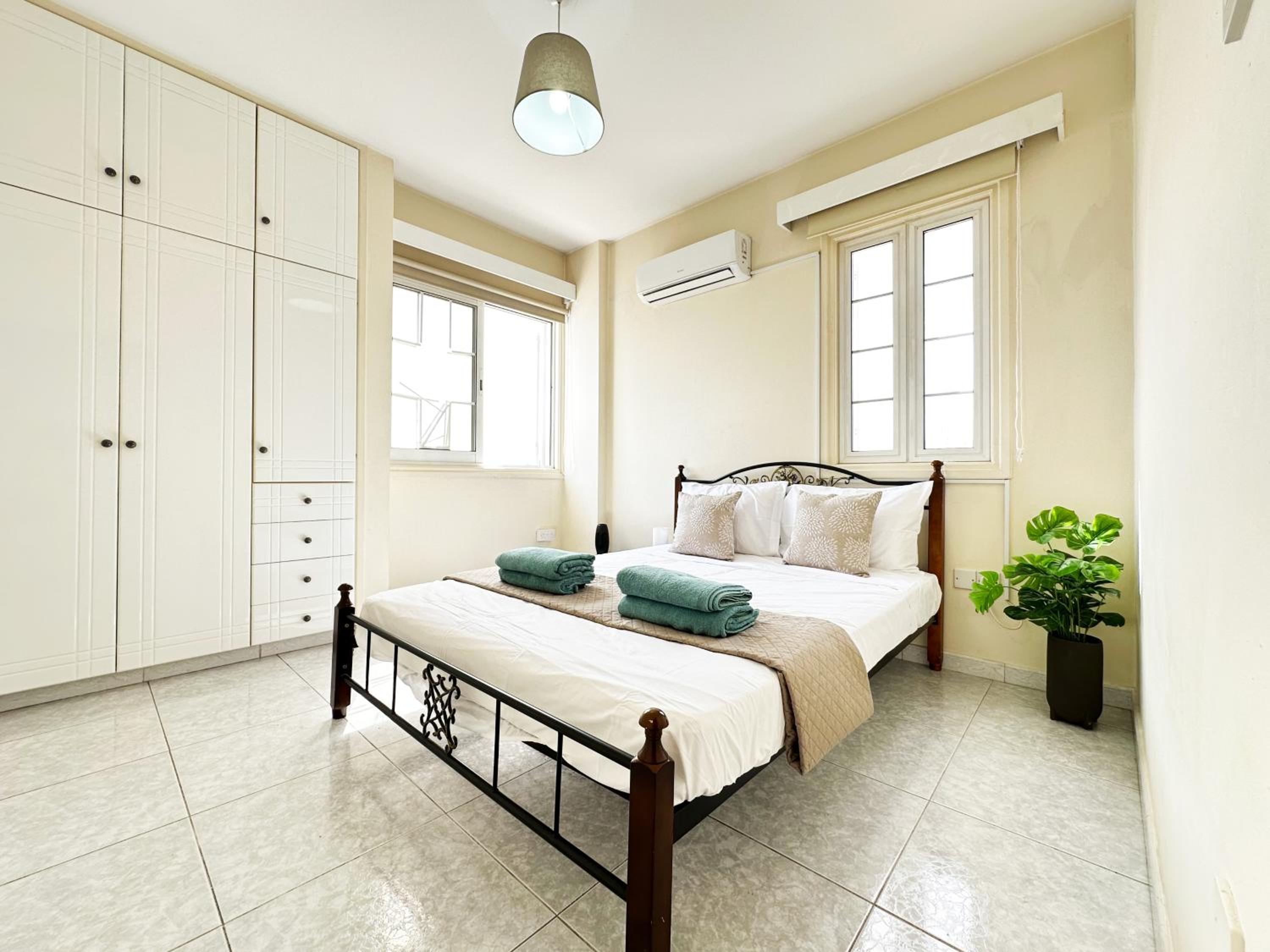 Serenity Sunrise Holiday Apt - Larnaca