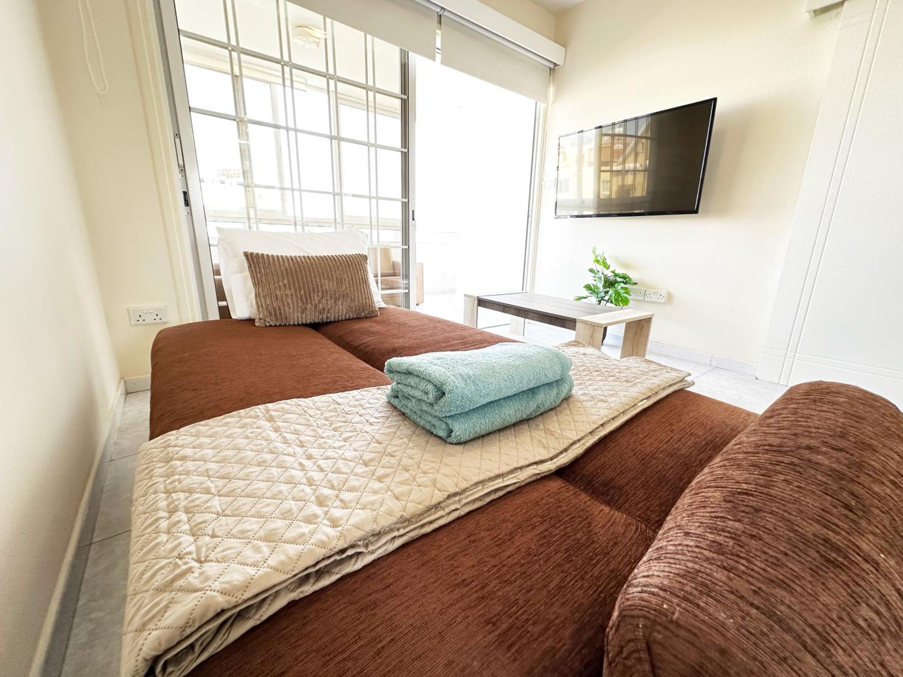 Serenity Sunrise Holiday Apt - Larnaca