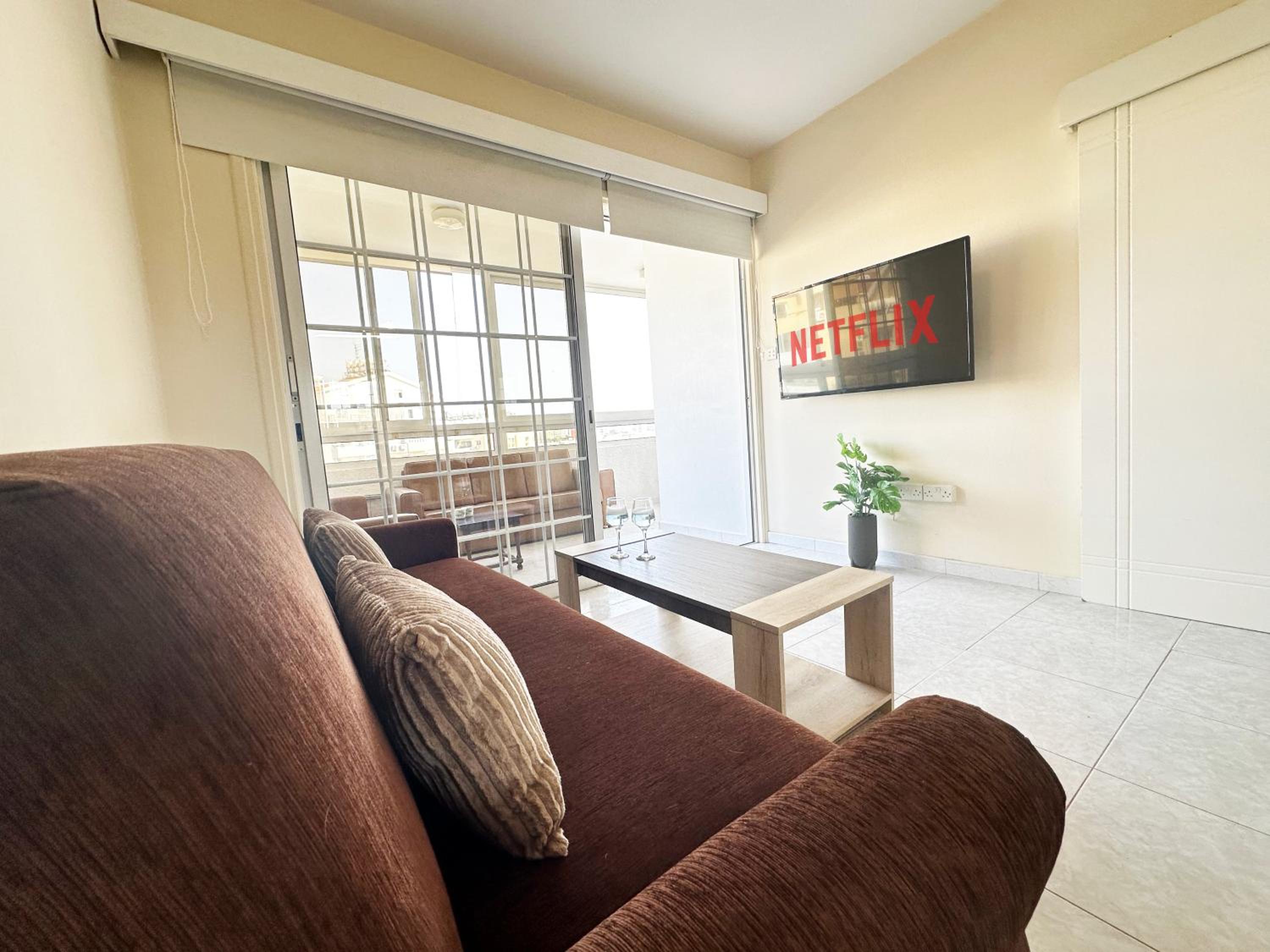 Serenity Sunrise Holiday Apt - Larnaca