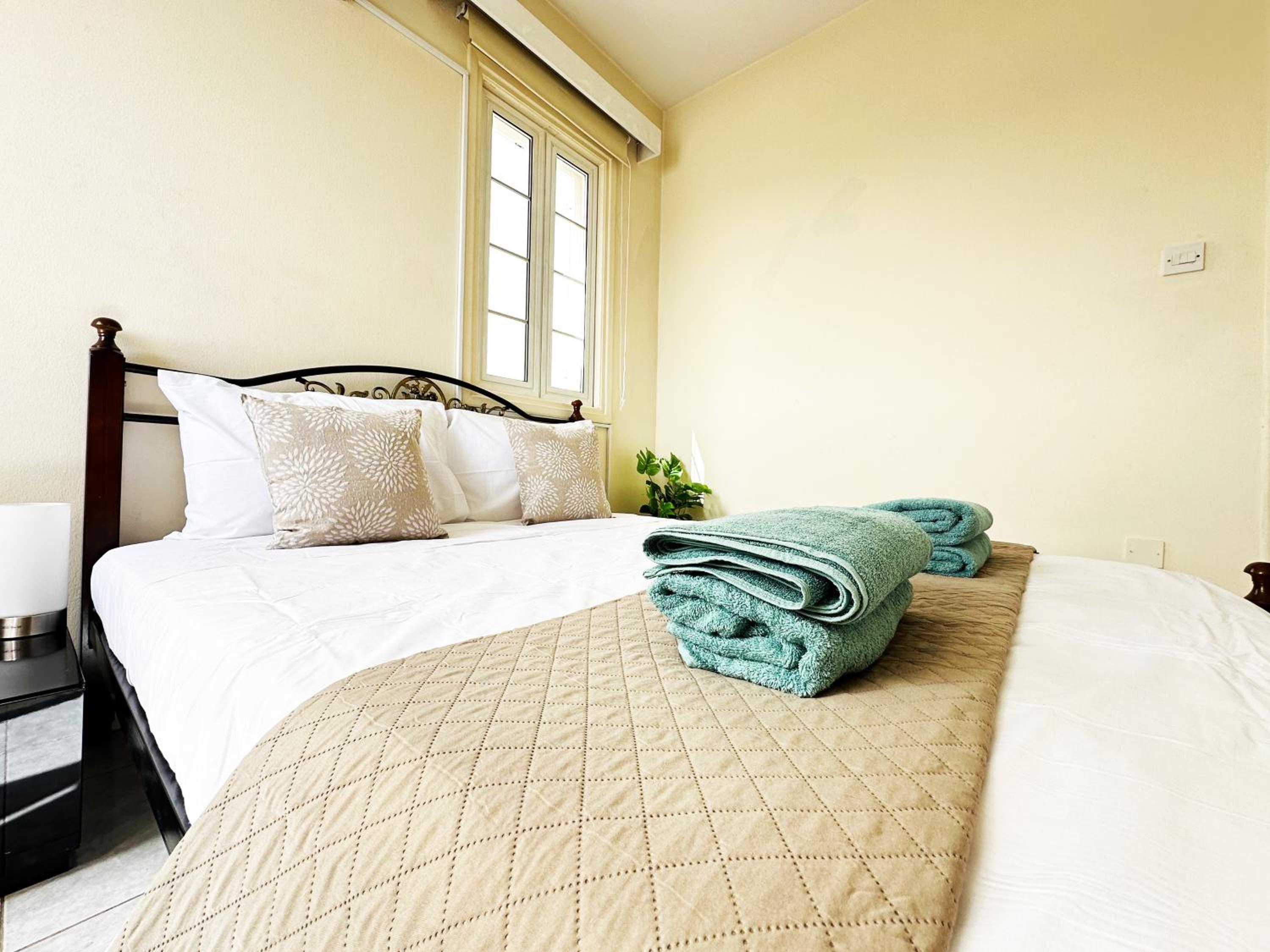 Serenity Sunrise Holiday Apt - Larnaca