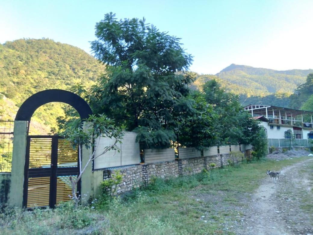 Baandal River Resort Maldevta