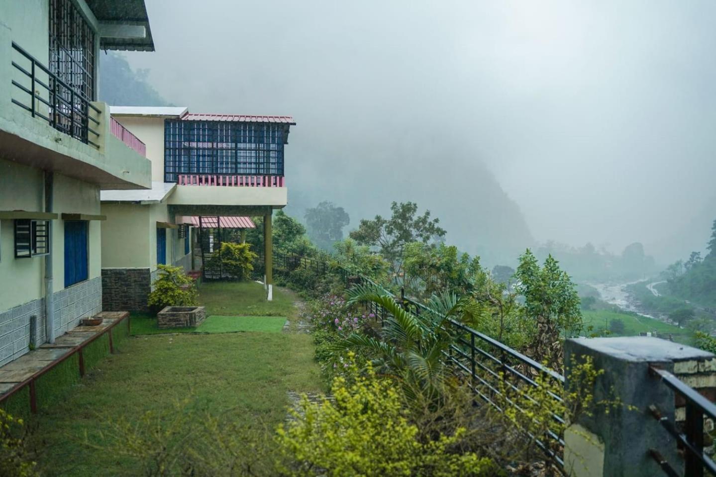 Baandal River Resort Maldevta