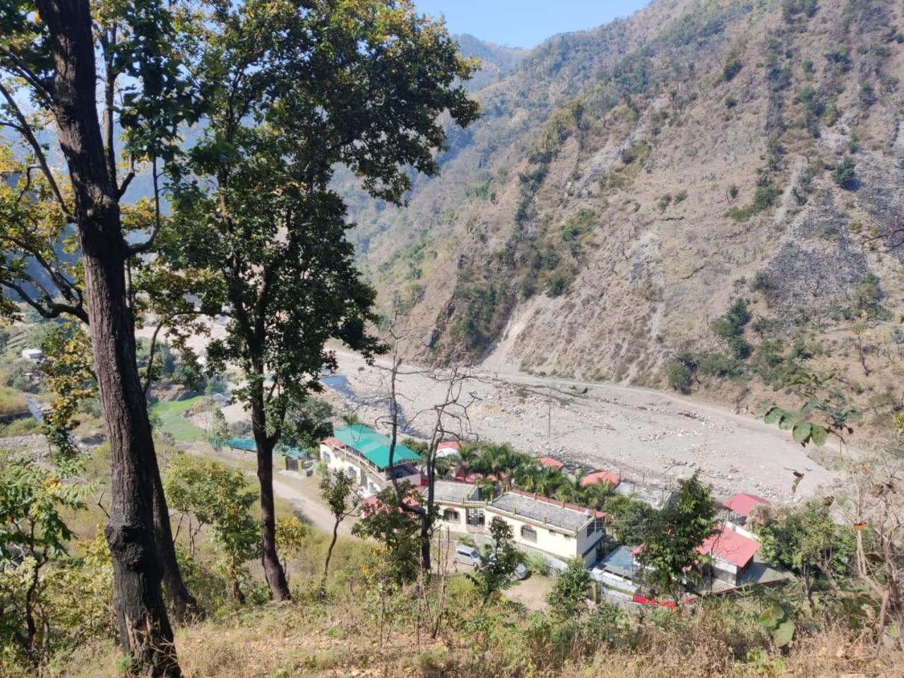 Baandal River Resort Maldevta