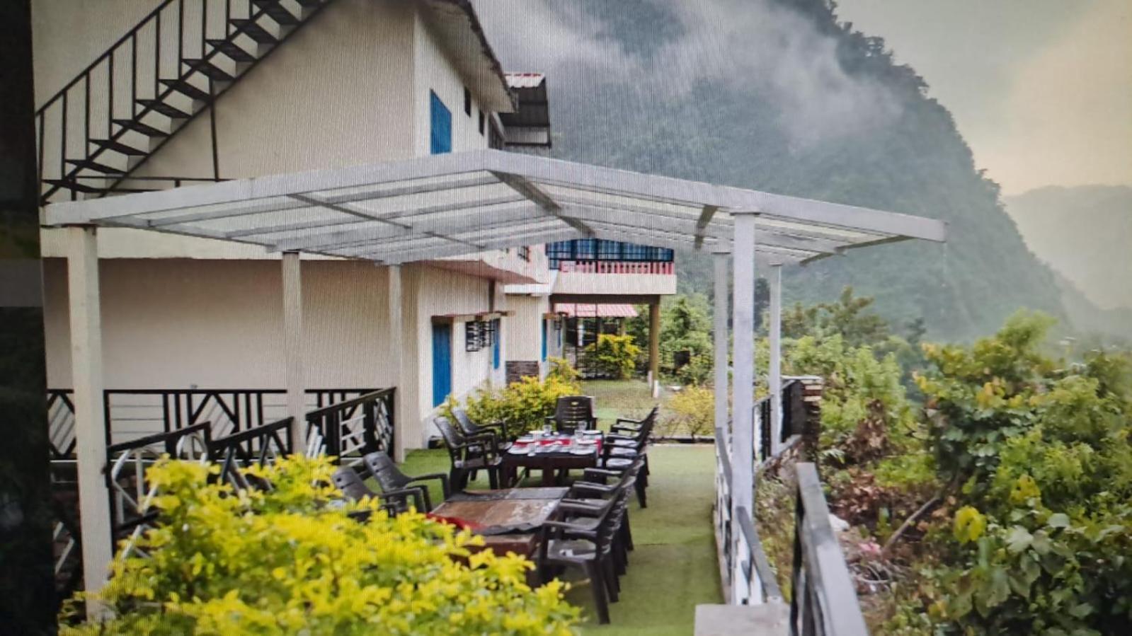 Baandal River Resort Maldevta