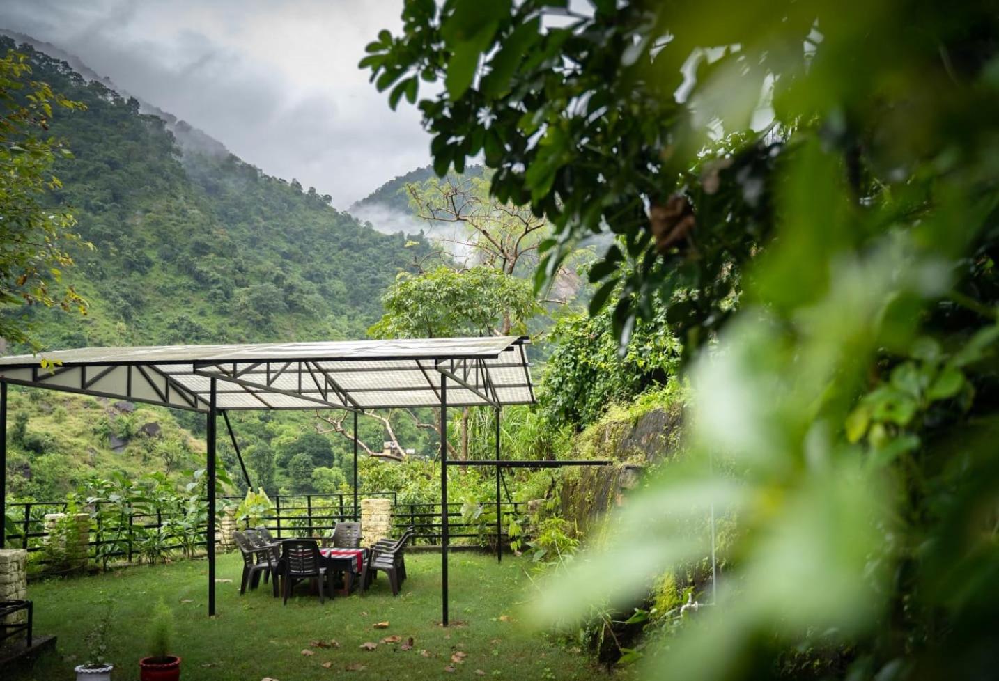Baandal River Resort Maldevta