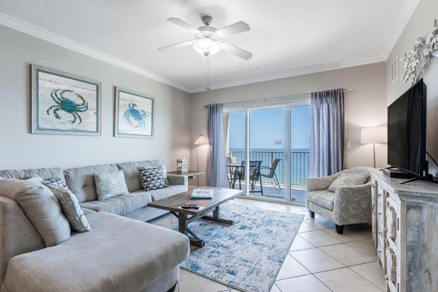 Hotel Crystal Shores West 1002 - Image 1