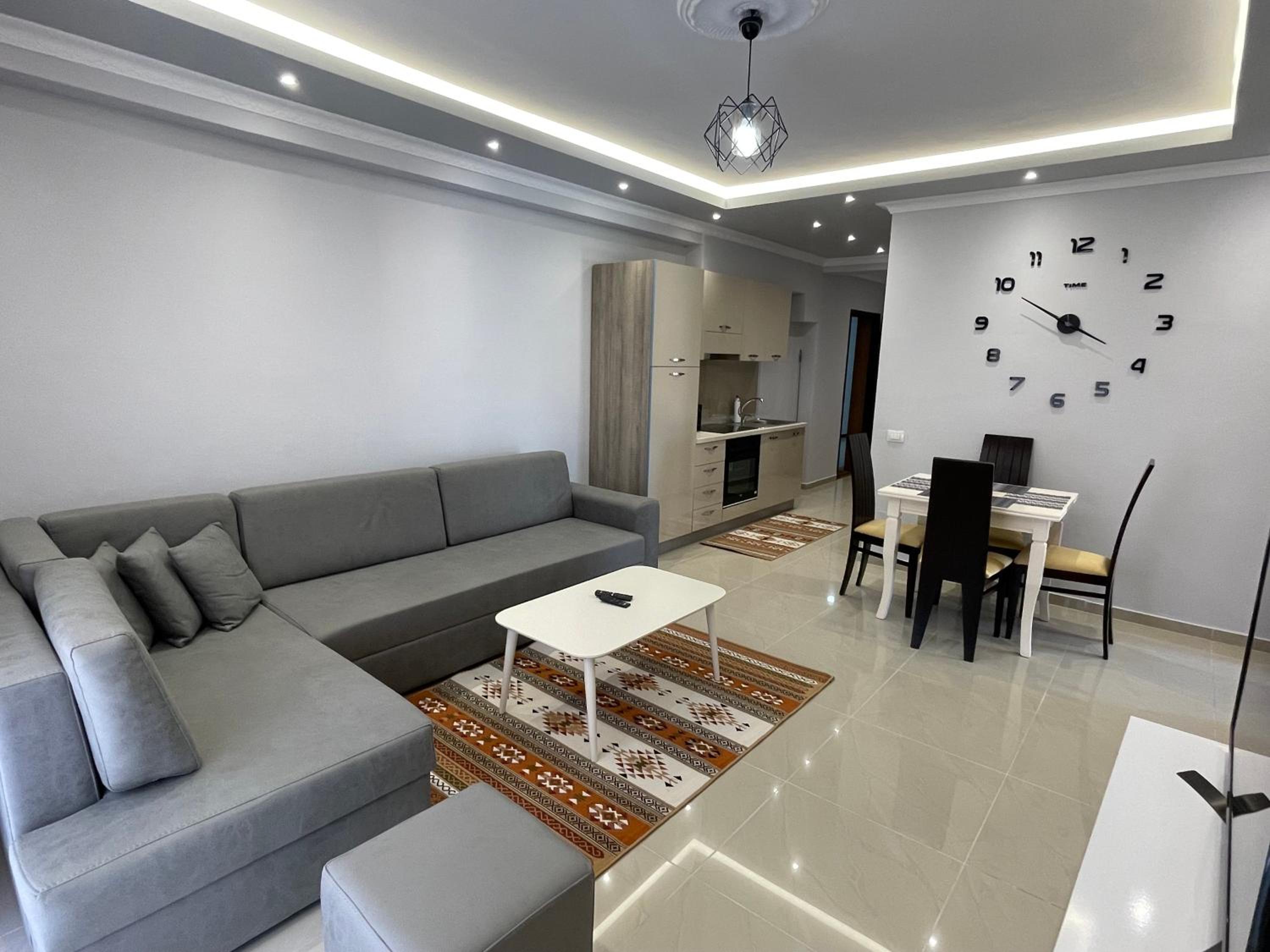 Fishta Apartment Q6 37