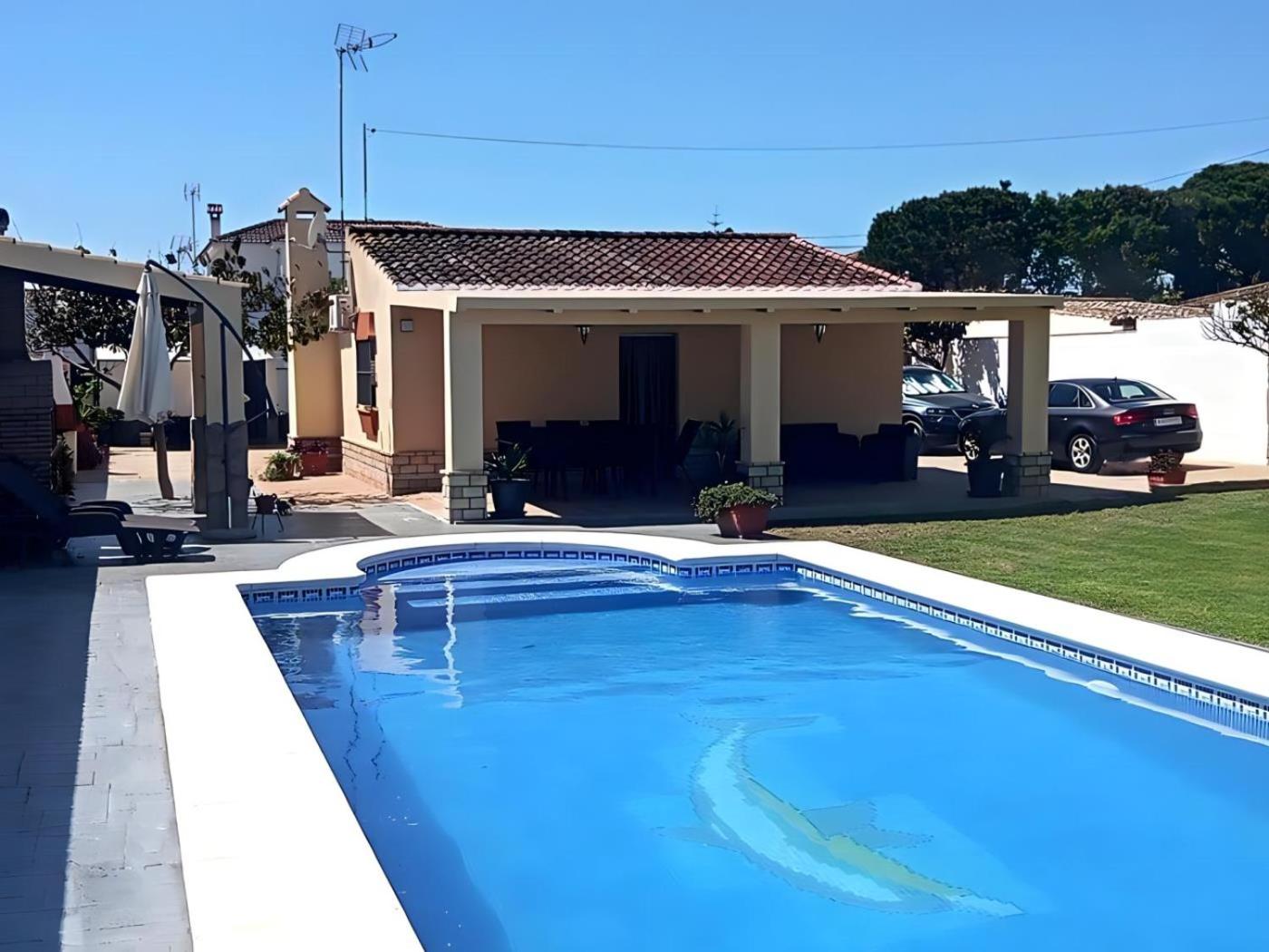 Chalet con piscina privada en Chiclana photo 1