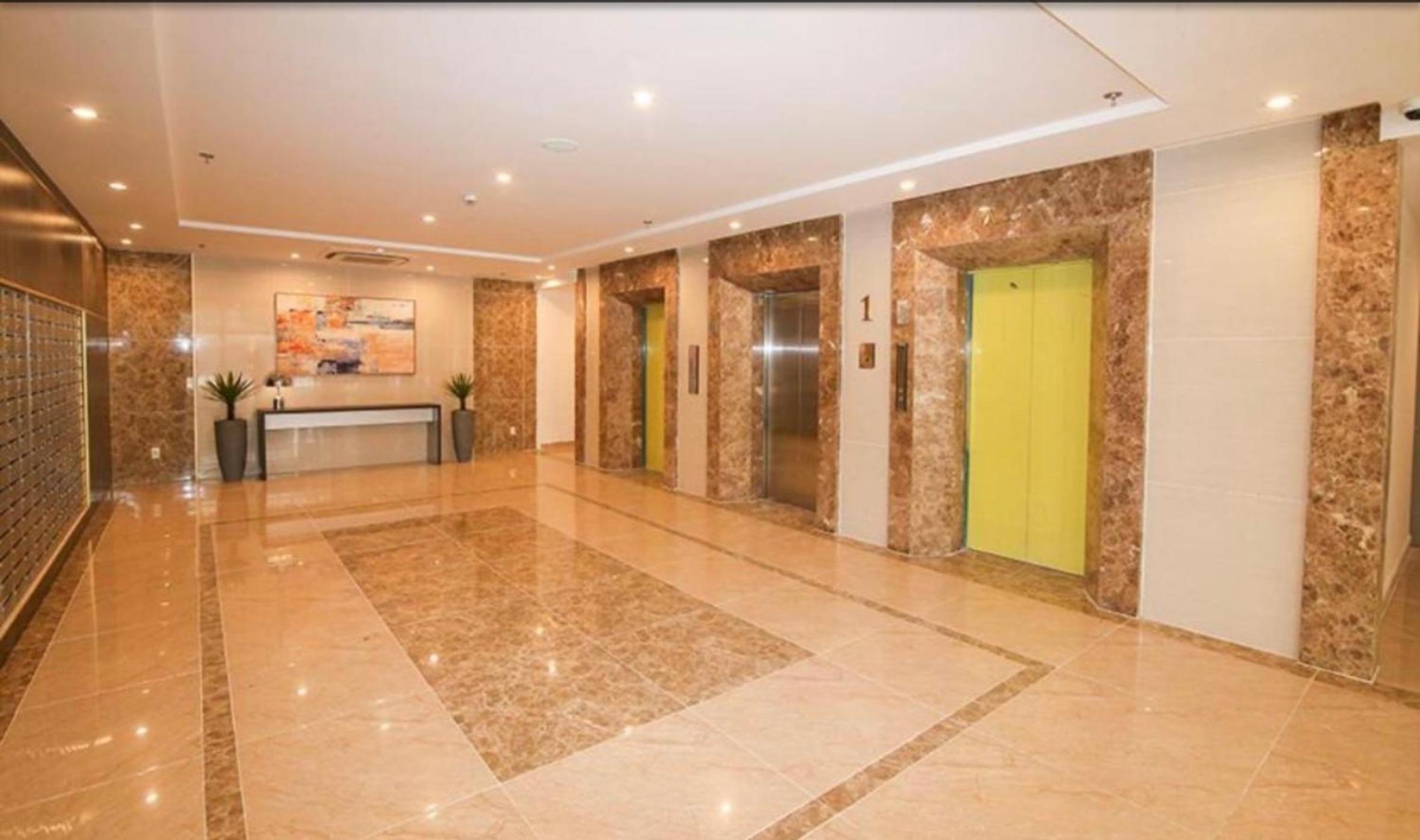 Căn Hộ Tiện Nghi Cách Sân Bay 5 Phút Có Hồ Bơi