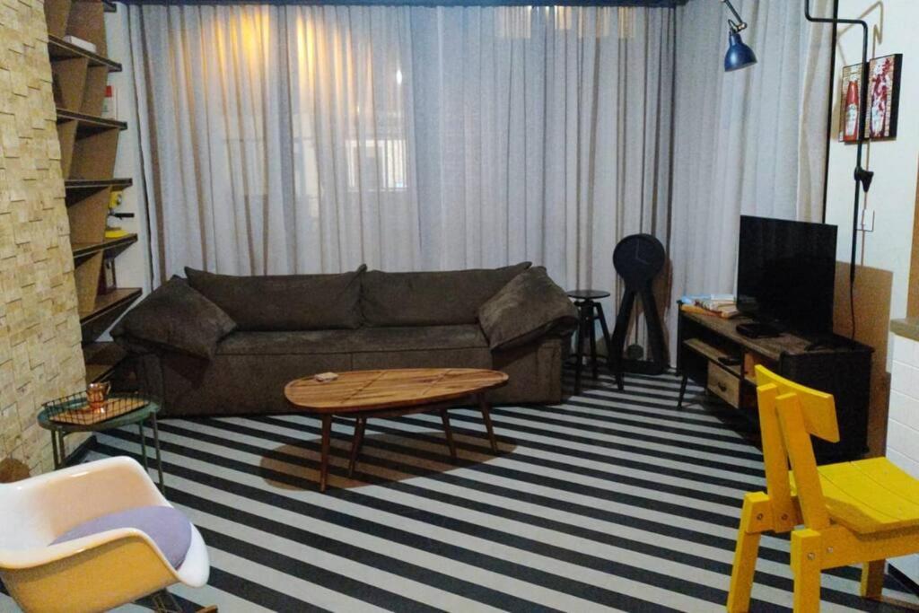 Vintage 2-BR Apt in Ashrafieh W 24 Power