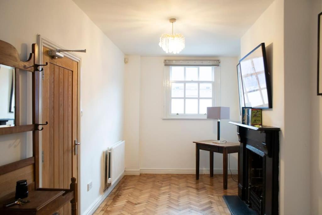 Spacious house Liverpool city centre L1, sleeps 16 view 4