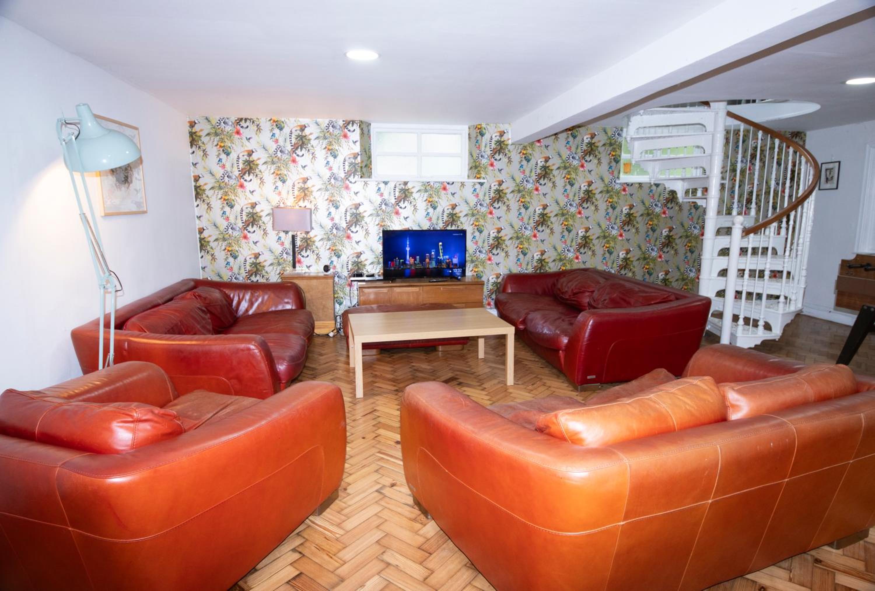 Spacious house Liverpool city centre L1, sleeps 16 view 3