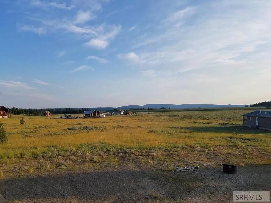 Huckleberry Hideaway view 5