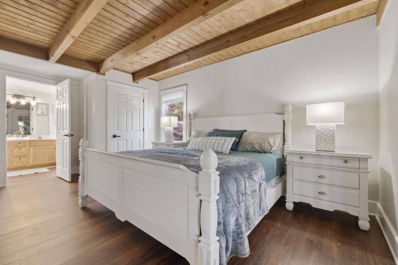 NEW LISTING Mountain Retreat by the stream in Big Canoe view 5