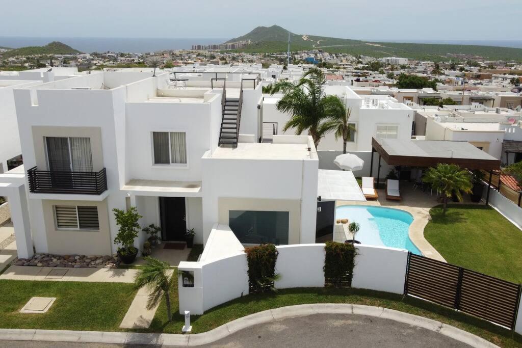 Spectacular house in Cabo with private pool & BBQ! view 4