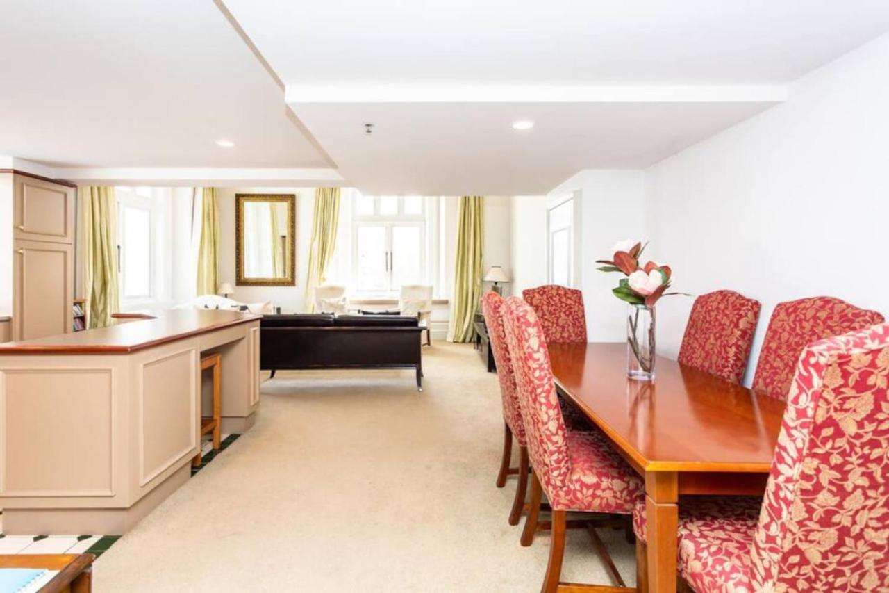 McMahon Suite - Central CBD view 4