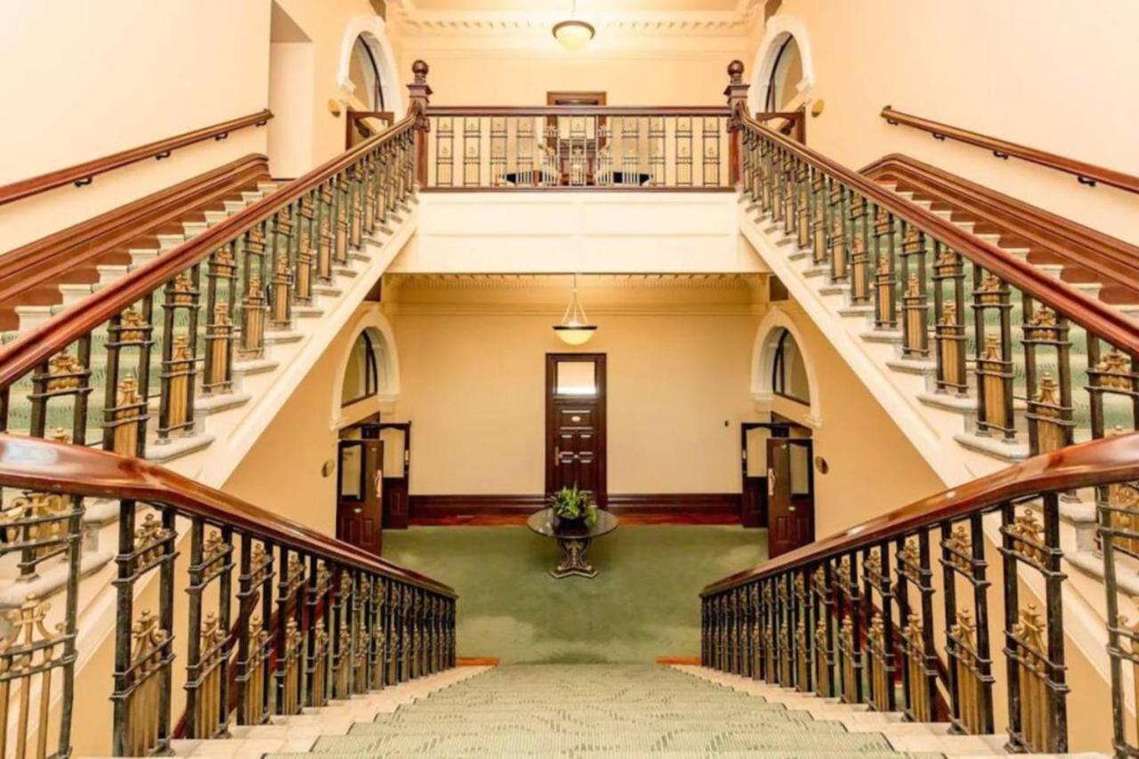 McMahon Suite - Central CBD view 3