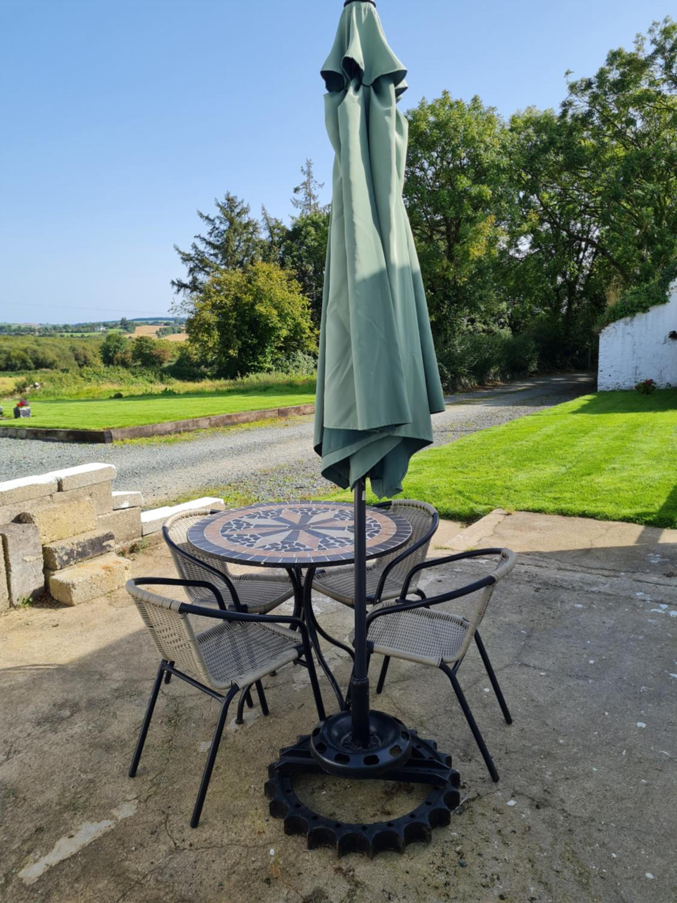 Large Thatched Farmhouse view 4