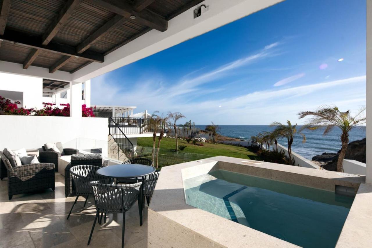 Luxury Oceanfront Condo with Jacuzzi
