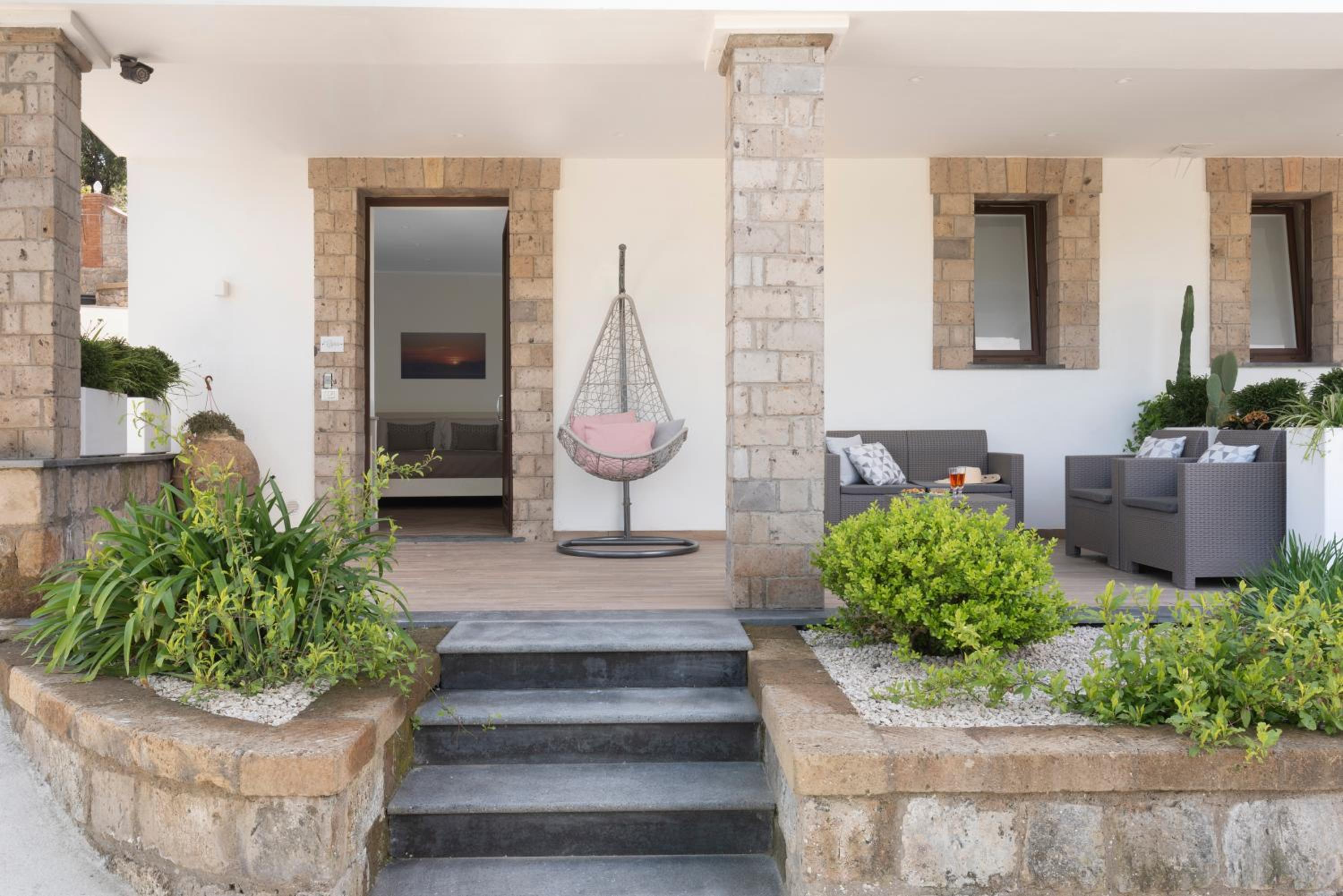 Cyrus&Janus flats - De Vivo Realty view 3