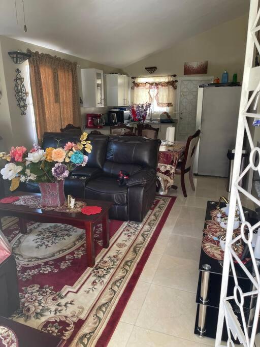 Cheerful Two-bedroom 1bath, WIFI, air conditioning view 2