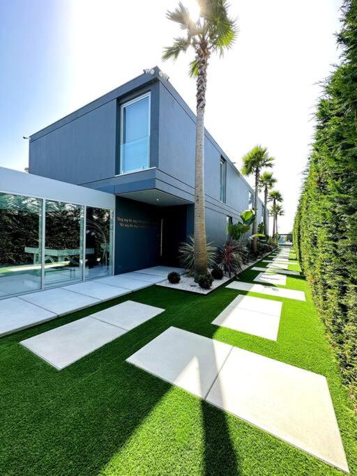 Luxury Villa Mansion LA view 4